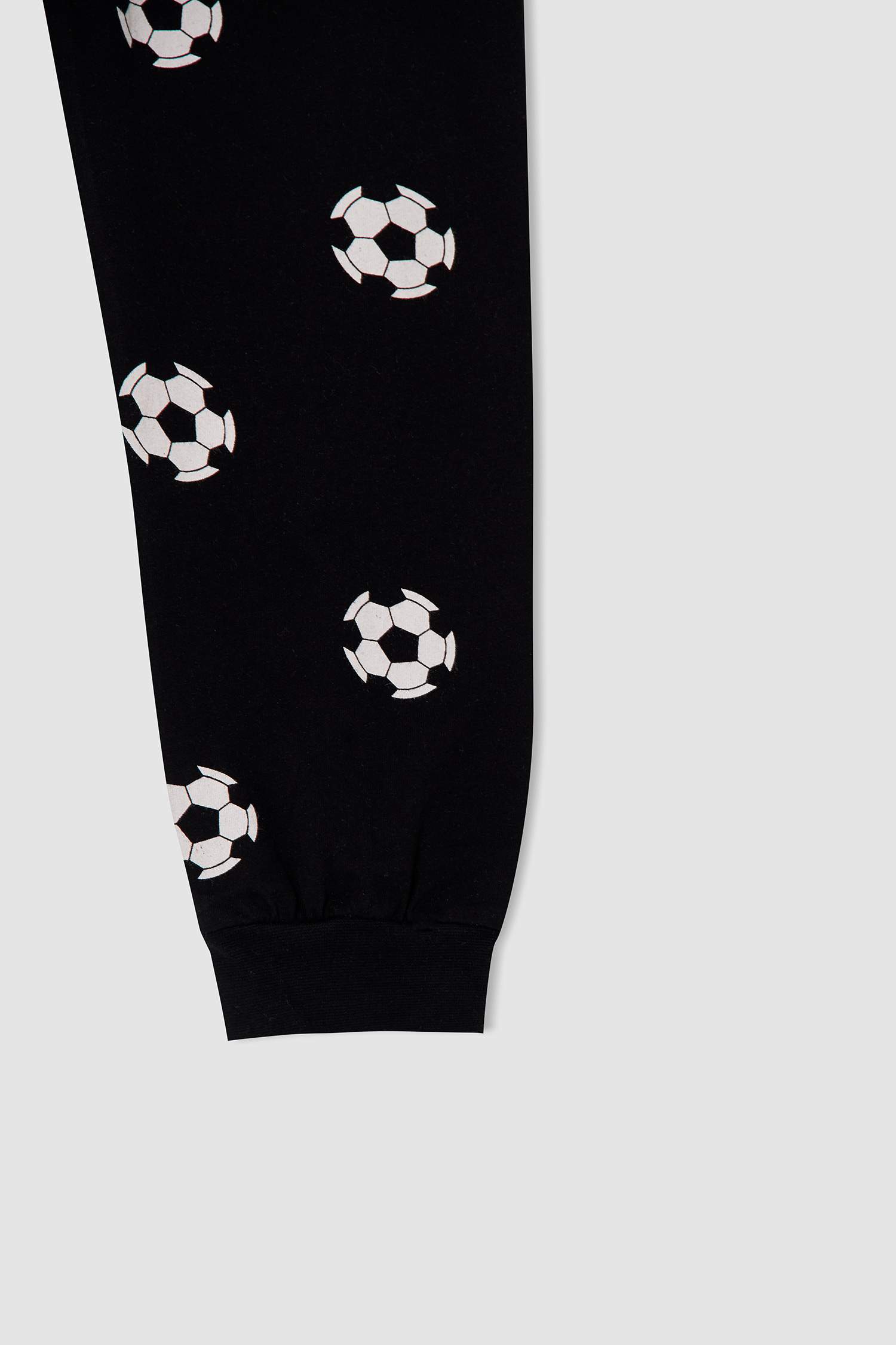 Erkek Çocuk Futbol Topu Baskılı Pijama Takımı