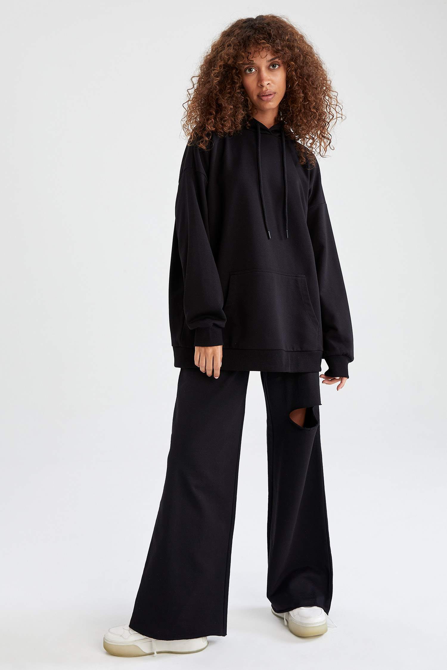 Oversize Fit Kapüşonlu Kanguru Cepli Uzun Kollu Sweatshirt