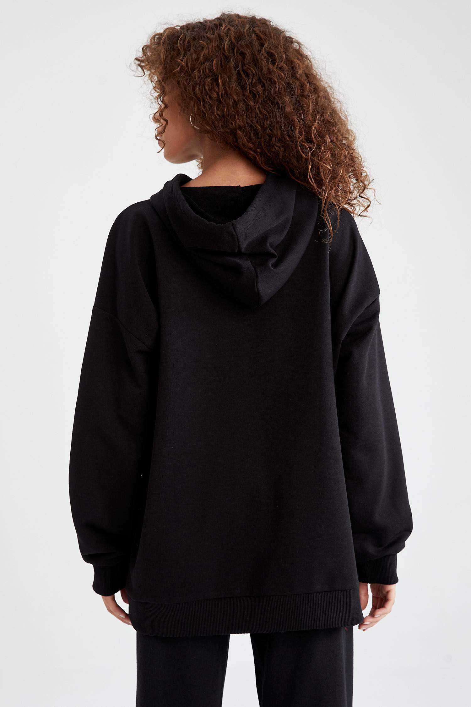 Oversize Fit Kapüşonlu Kanguru Cepli Uzun Kollu Sweatshirt