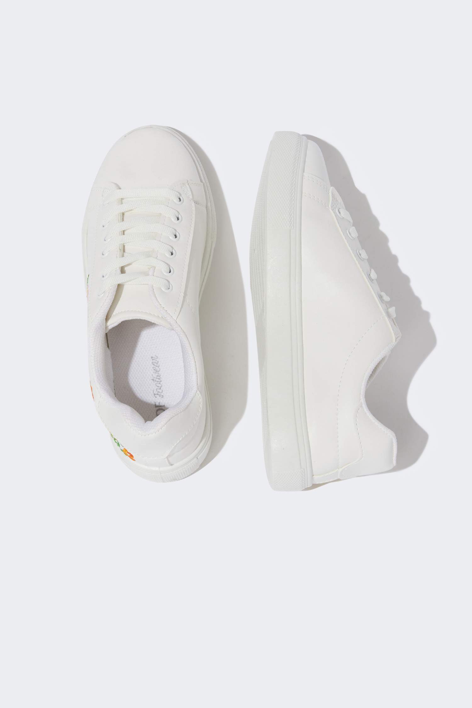 Çiçek İşlemeli Bağcıklı Sneaker Ayakkabı