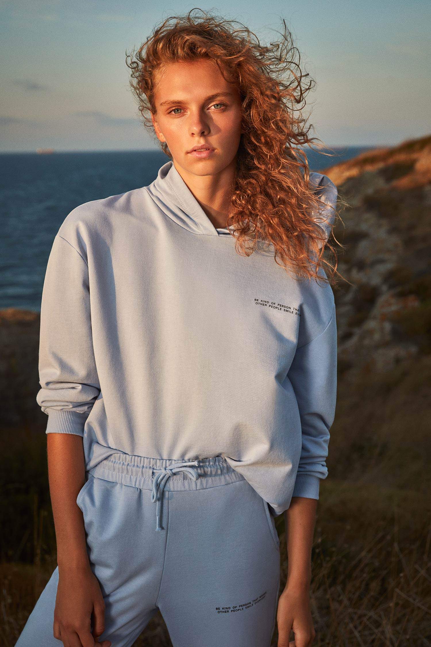 Organik Pamuklu Yazı Baskılı Kapüşonlu Sweatshirt