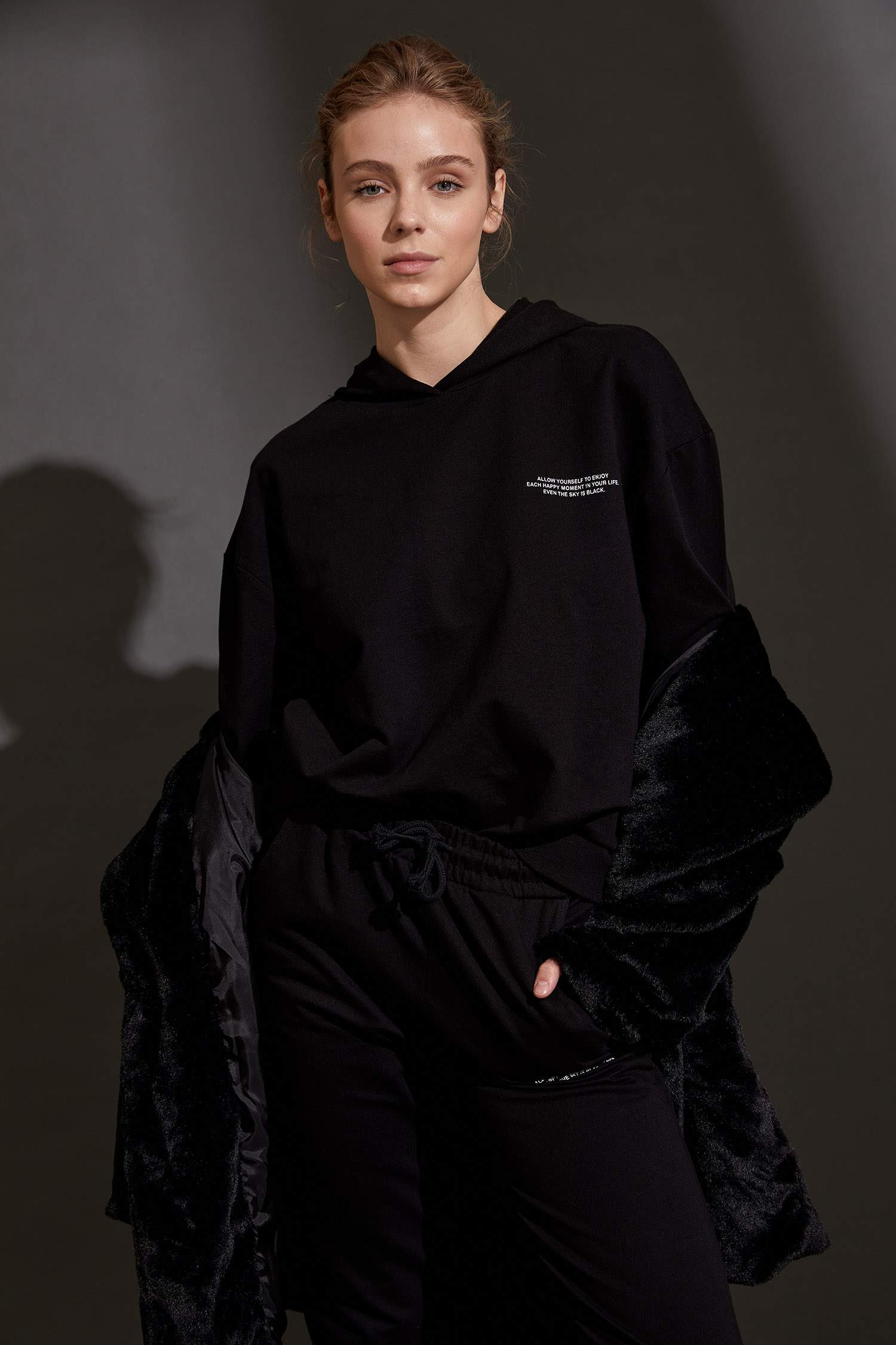 Organik Pamuklu Yazı Baskılı Kapüşonlu Sweatshirt