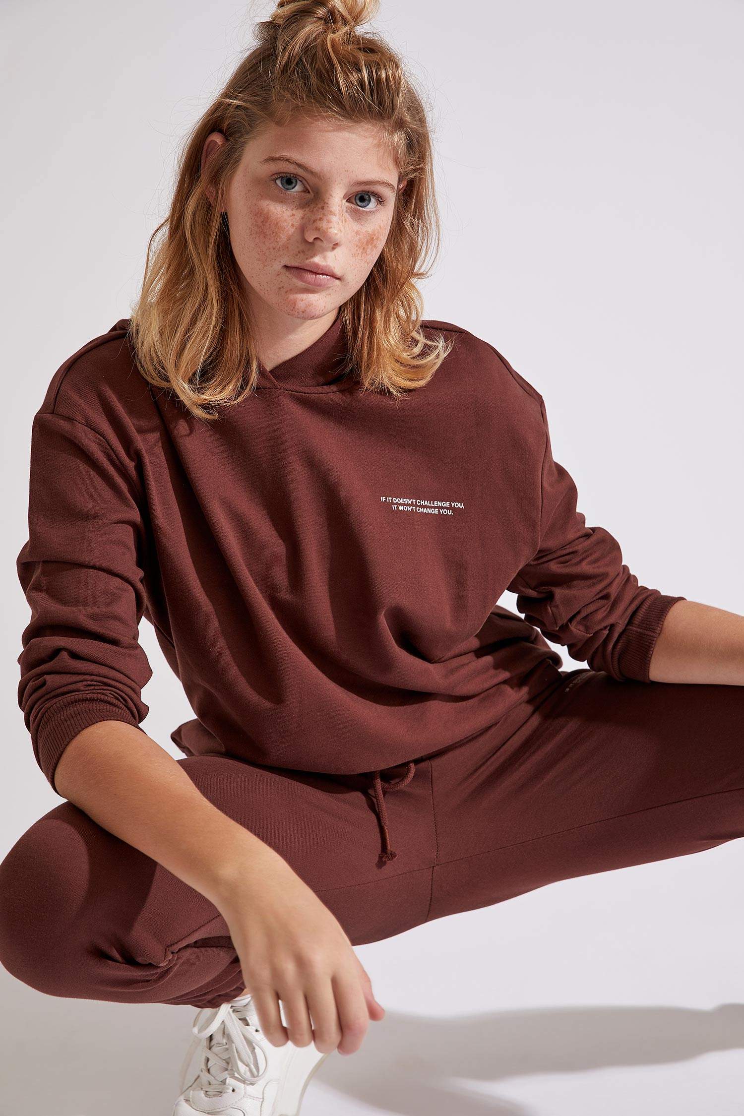 Organik Pamuklu Yazı Baskılı Kapüşonlu Sweatshirt