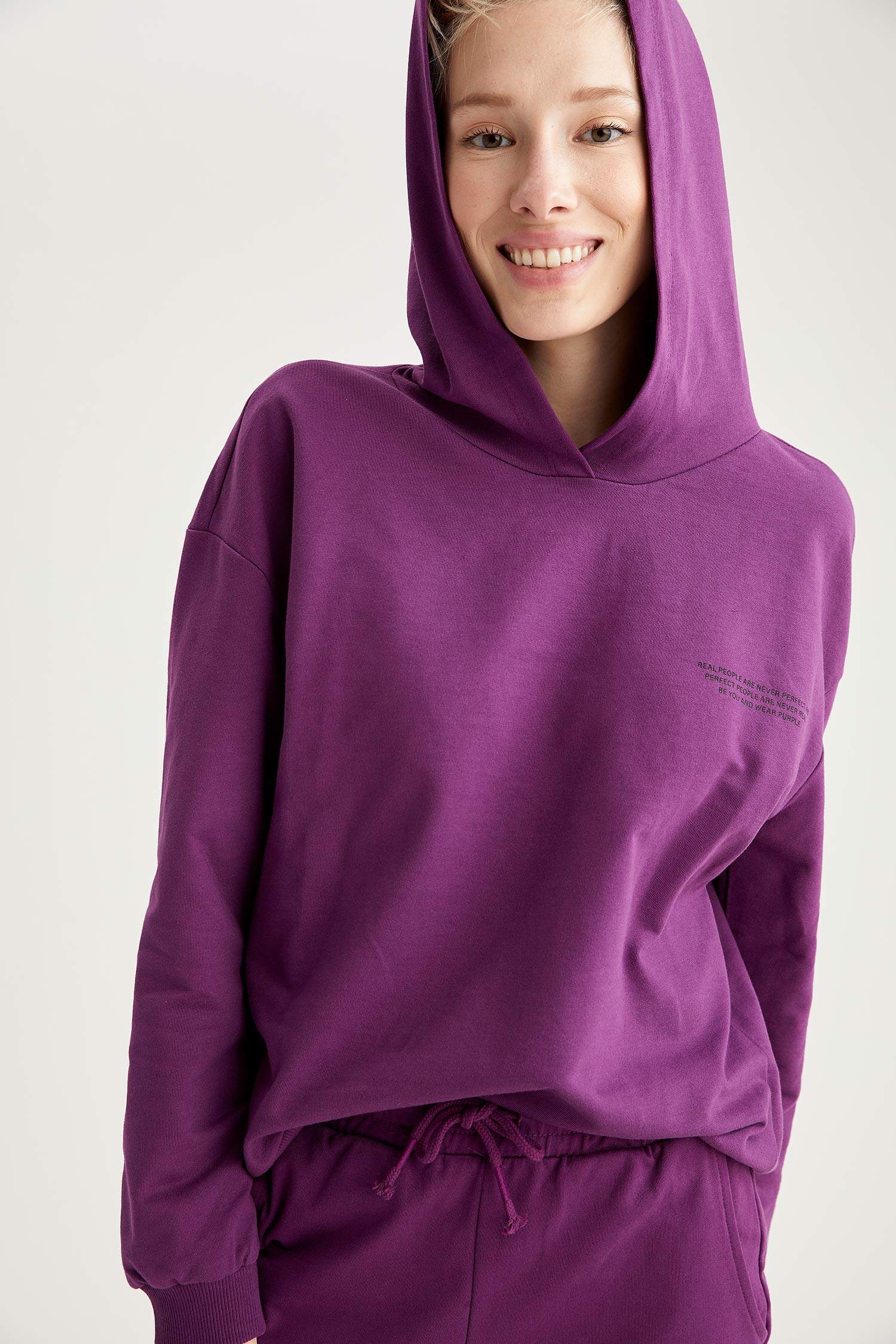 Organik Pamuklu Yazı Baskılı Kapüşonlu Sweatshirt