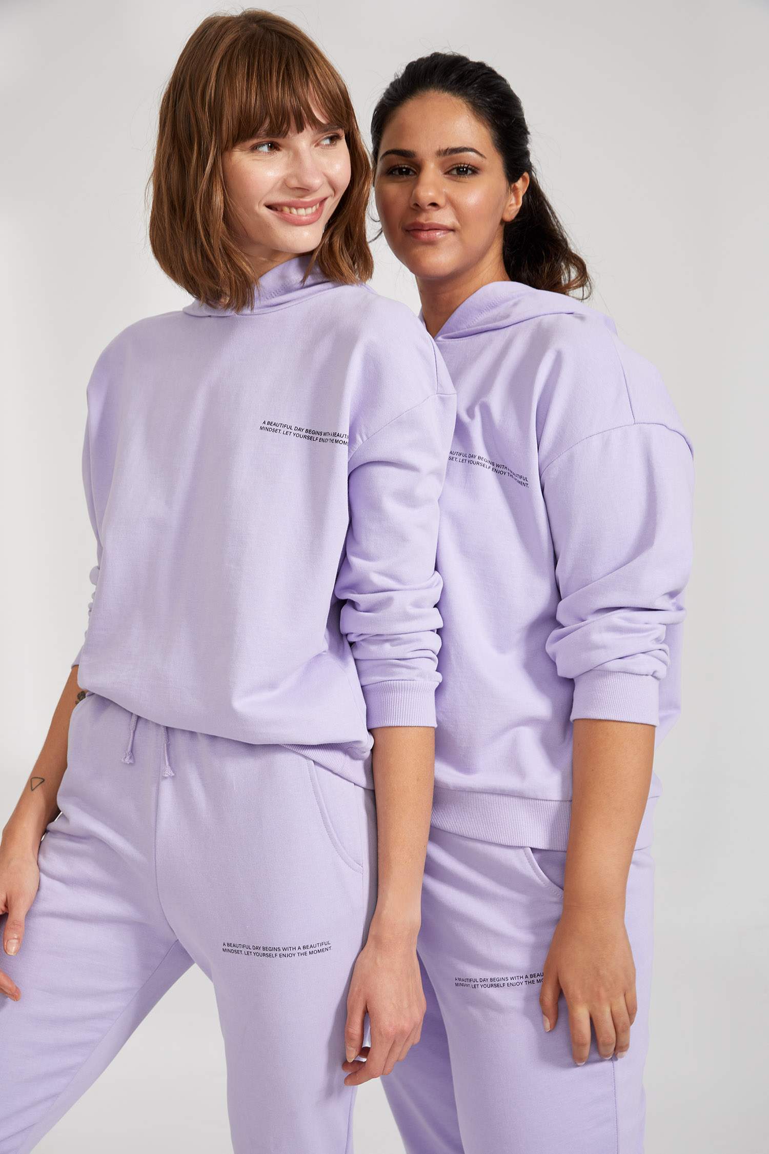 Organik Pamuklu Yazı Baskılı Kapüşonlu Sweatshirt