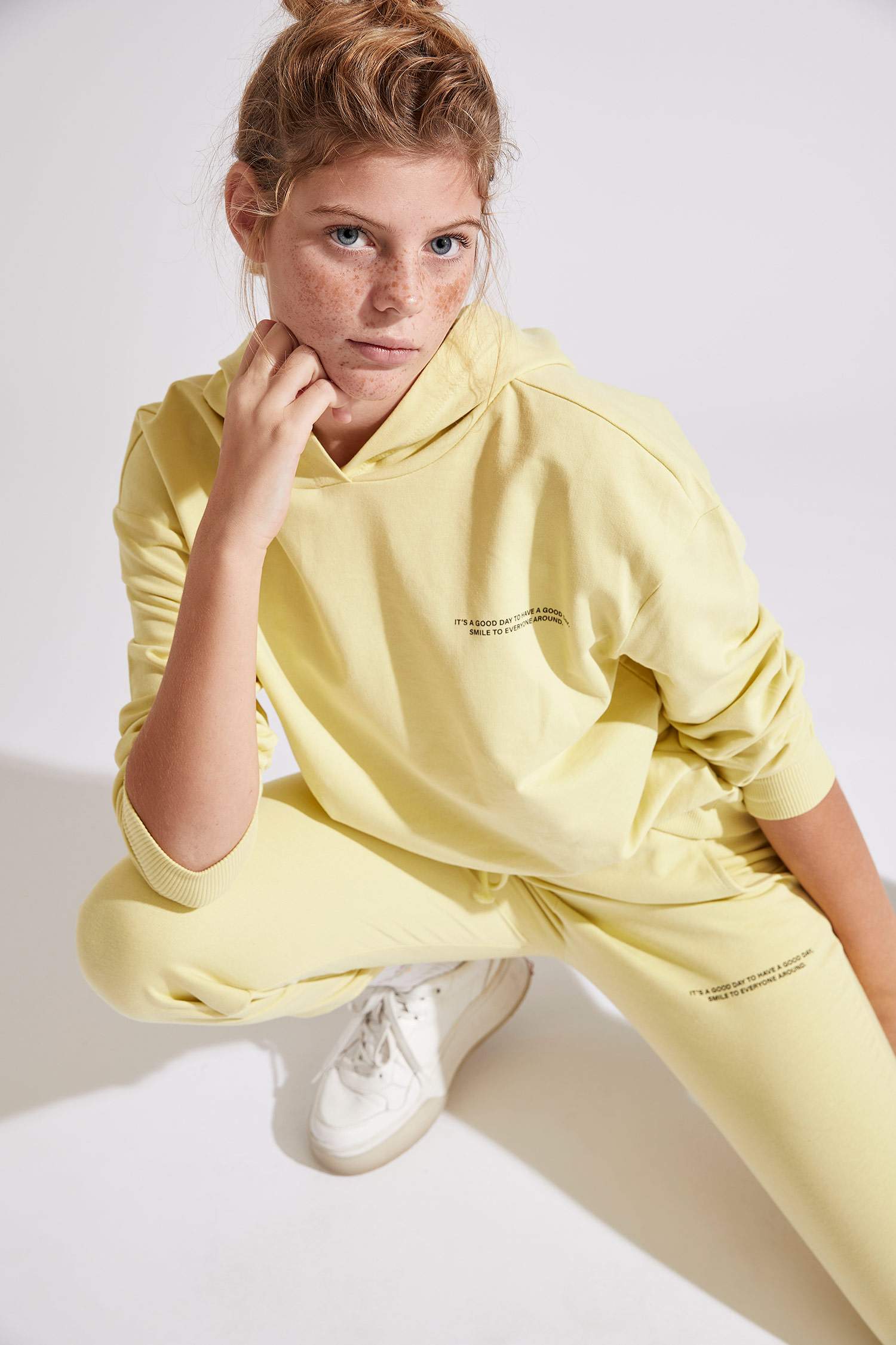 Organik Pamuklu Yazı Baskılı Kapüşonlu Sweatshirt
