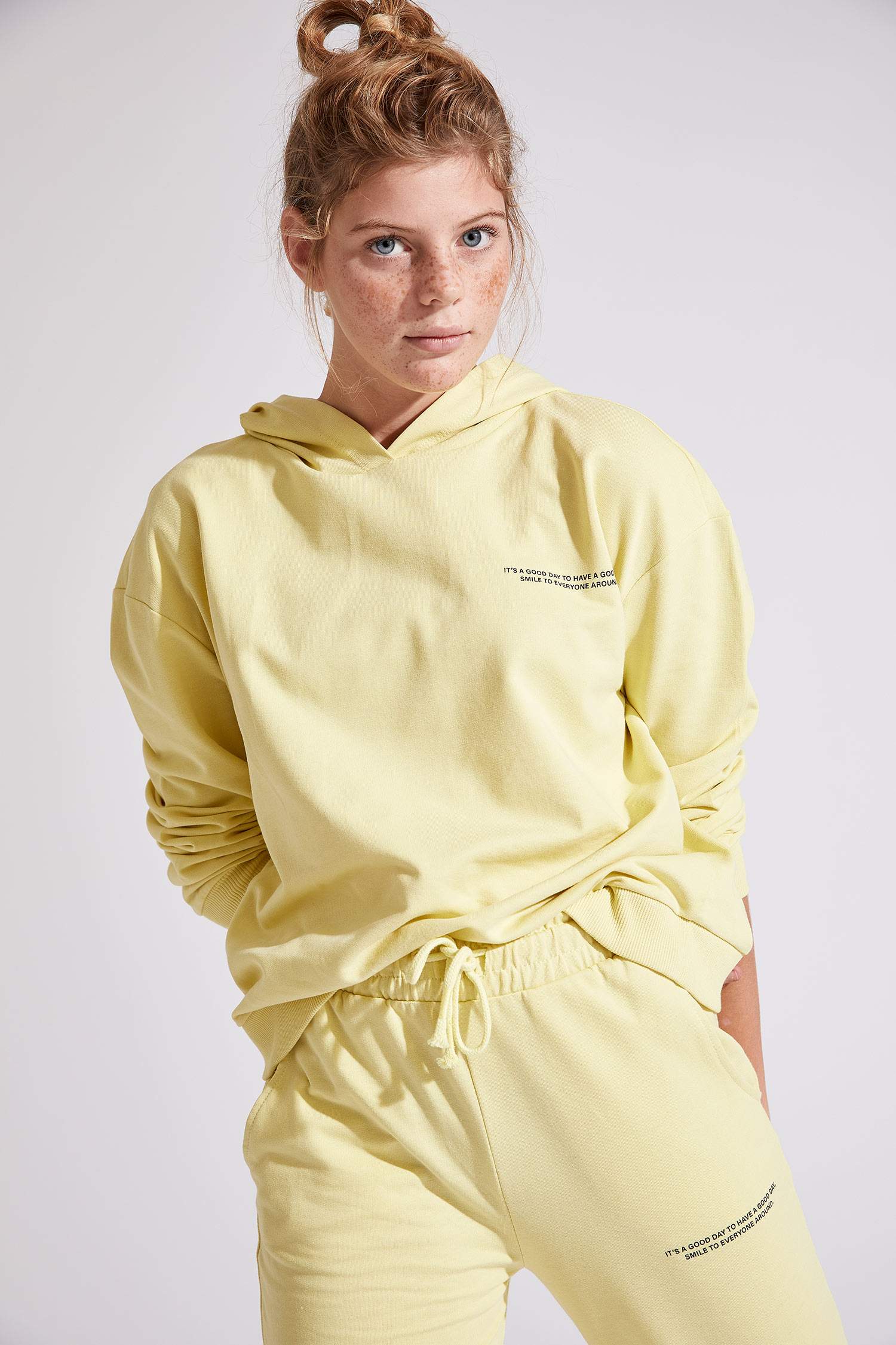 Organik Pamuklu Yazı Baskılı Kapüşonlu Sweatshirt