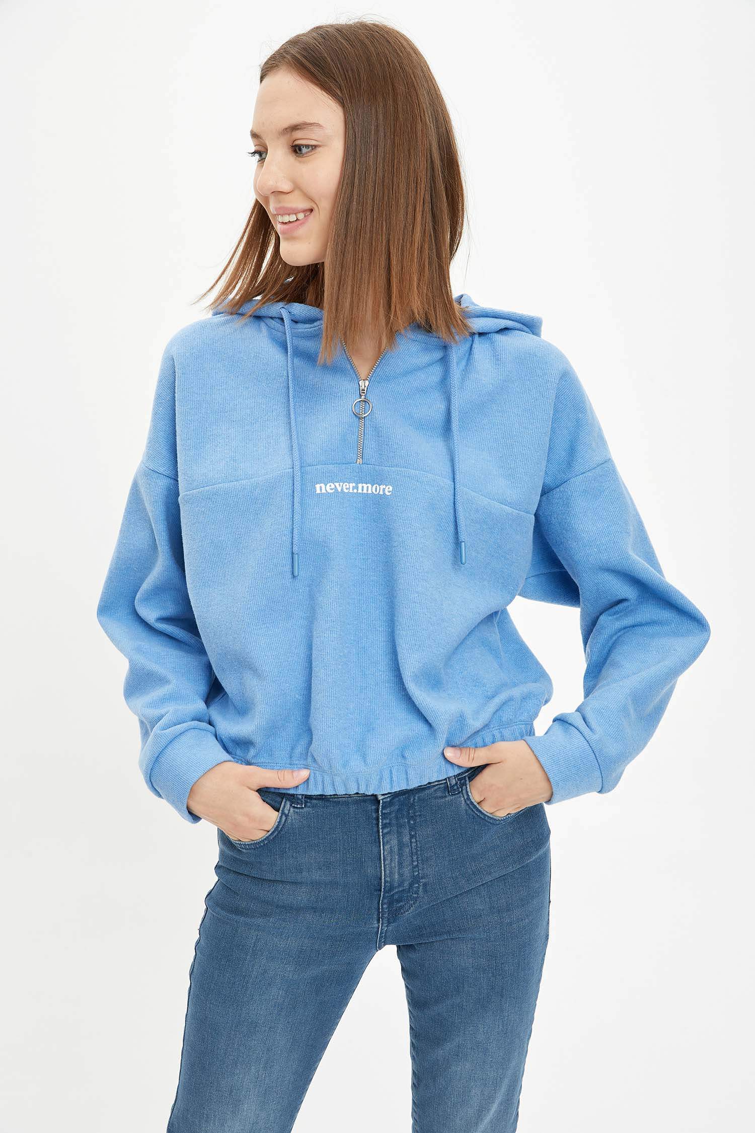 Slogan Desenli Regular Fit Kapüşonlu Uzun Kollu Sweatshirt