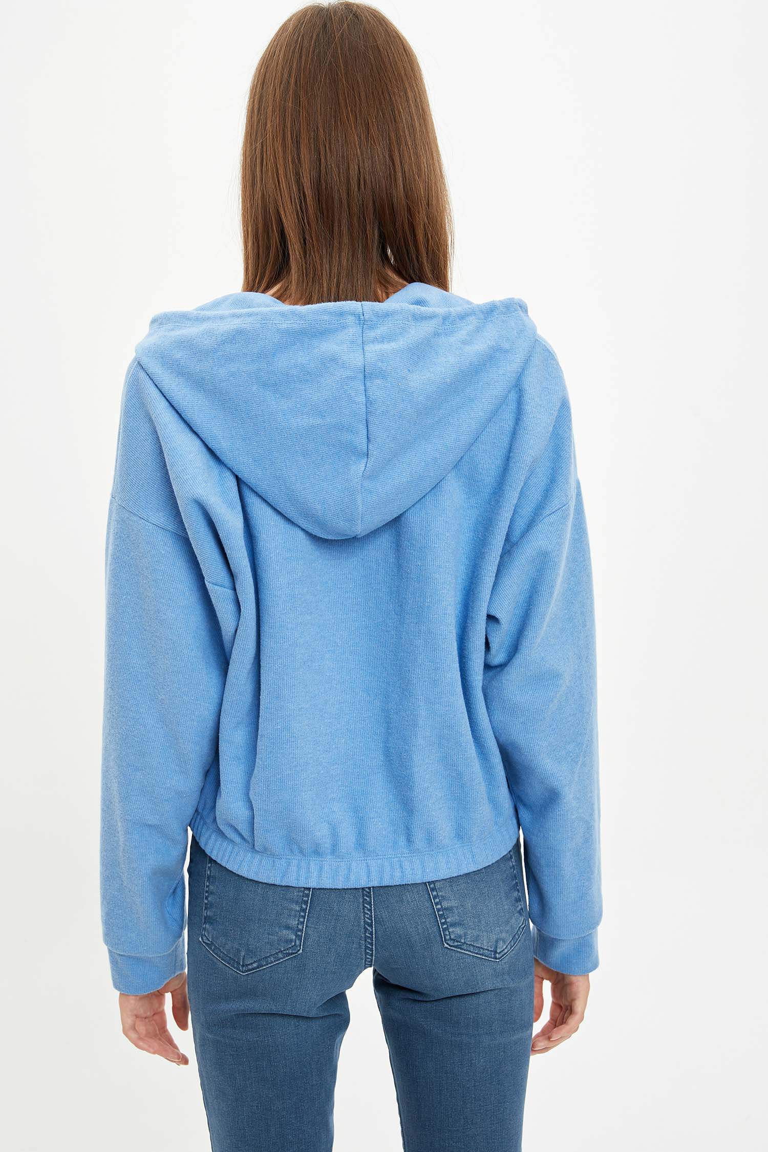 Slogan Desenli Regular Fit Kapüşonlu Uzun Kollu Sweatshirt