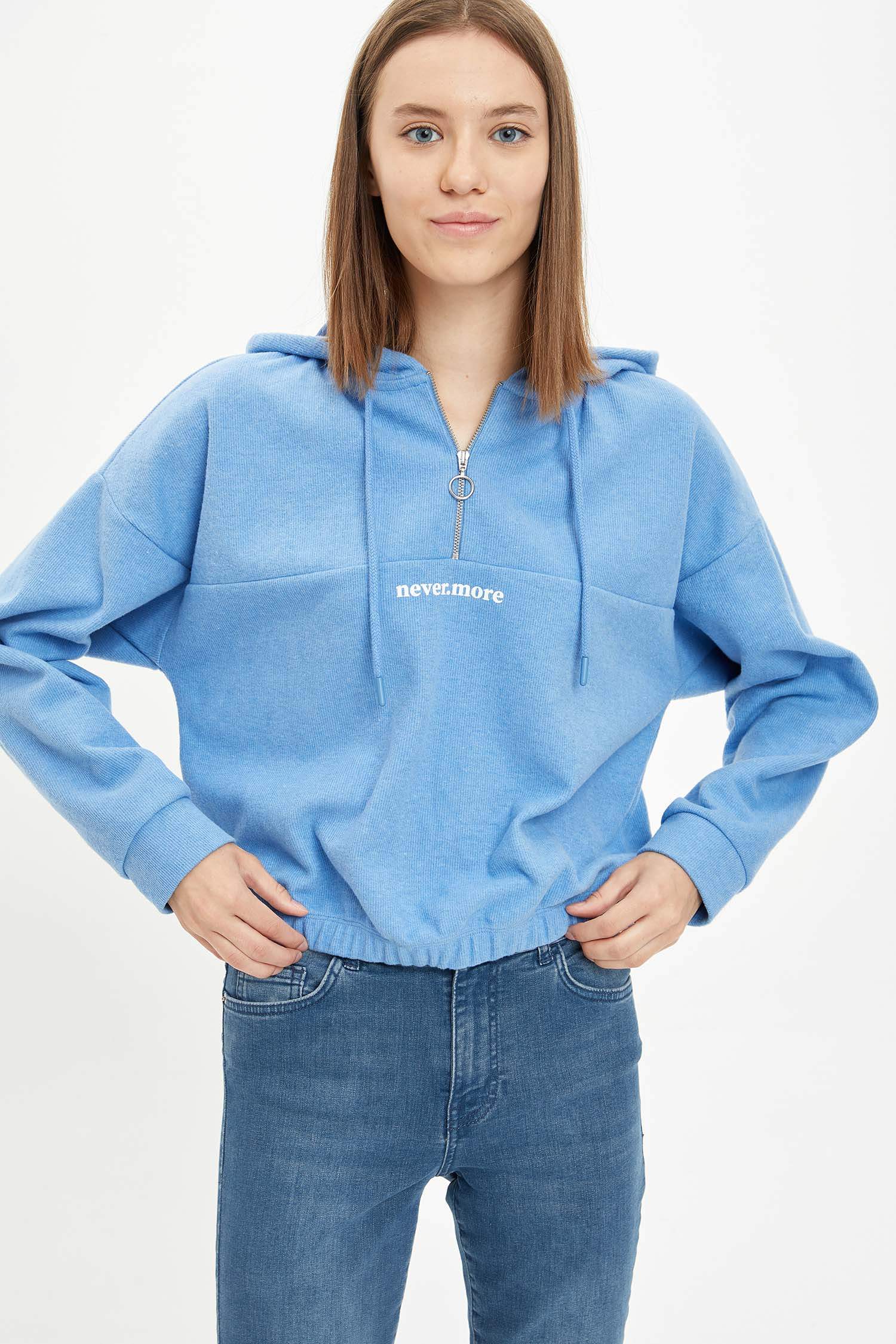 Slogan Desenli Regular Fit Kapüşonlu Uzun Kollu Sweatshirt