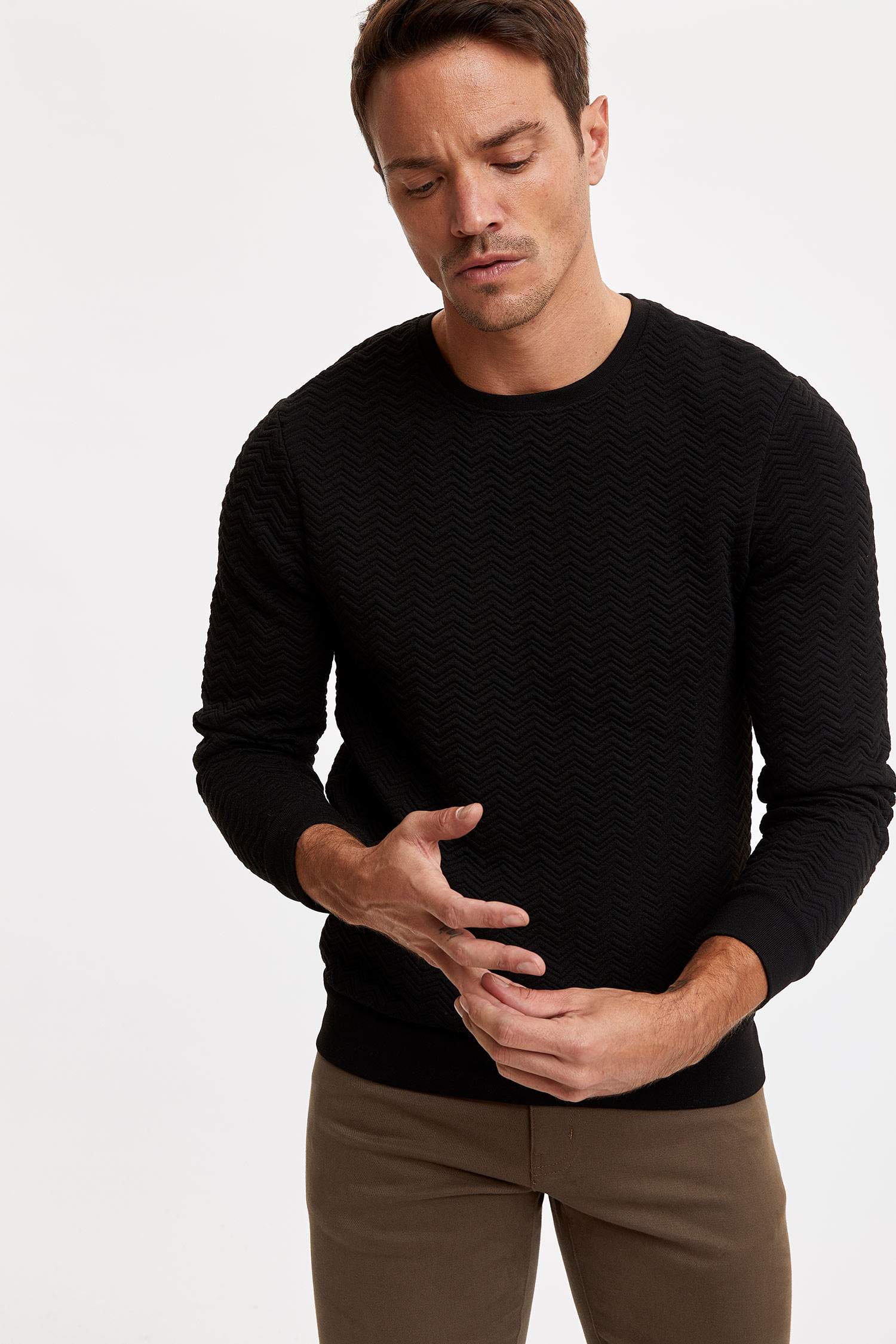 Slim Fit Bisiklet Yaka Uzun Kollu Sweatshirt