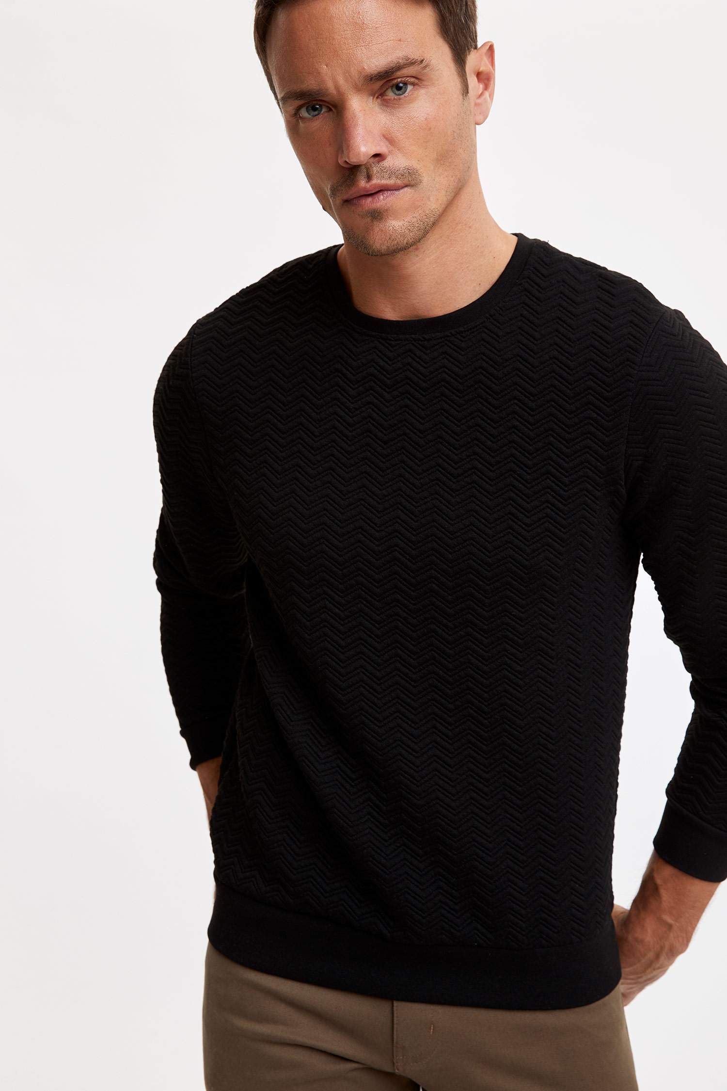 Slim Fit Bisiklet Yaka Uzun Kollu Sweatshirt