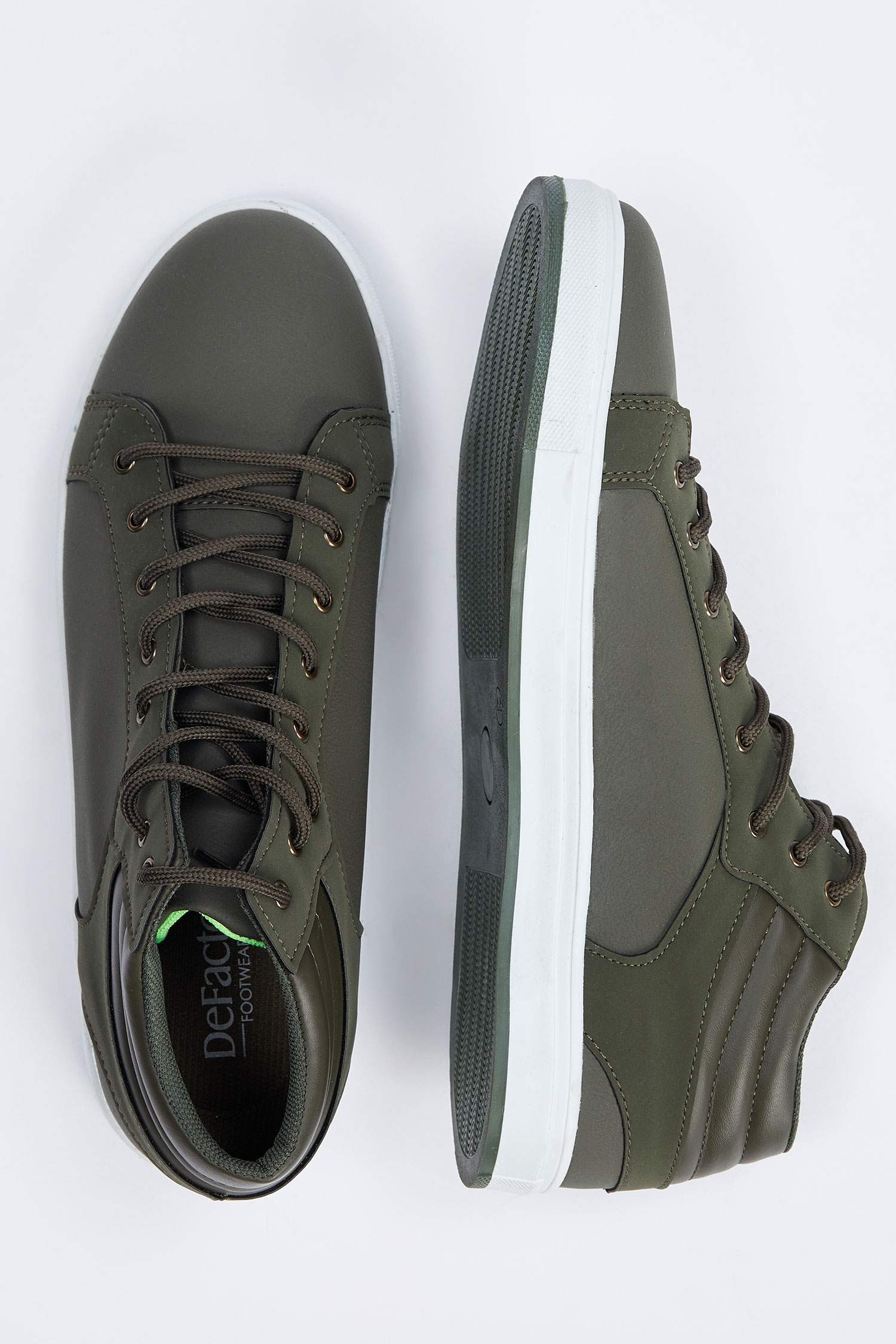 Bağcıklı Sneaker Bot