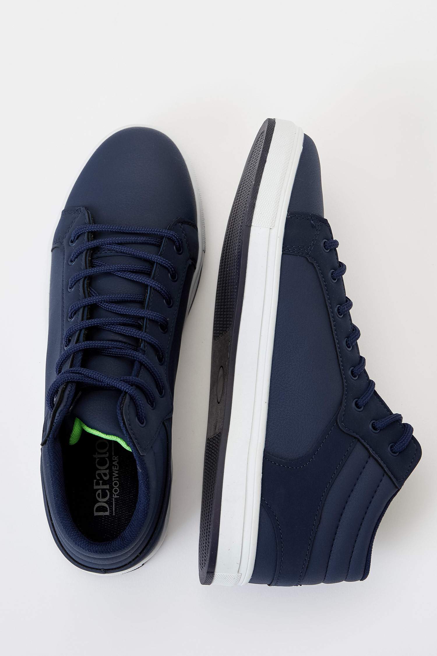 Bağcıklı Sneaker Bot
