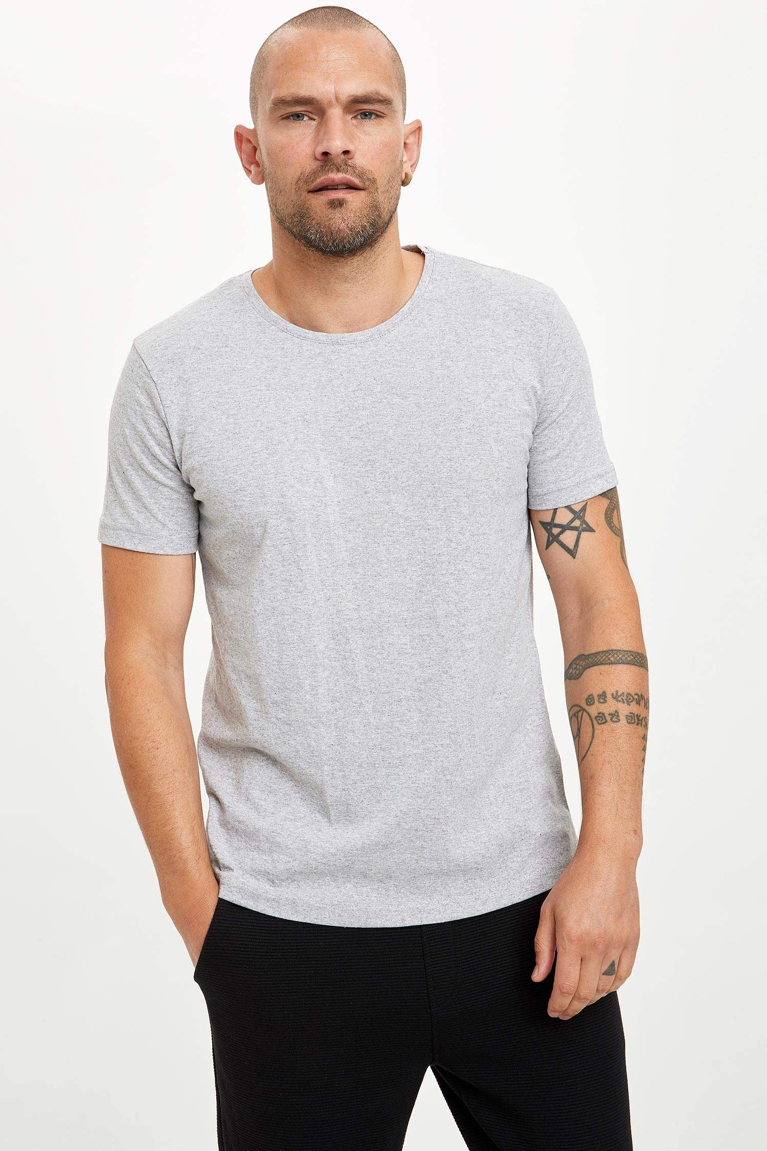 Slim Fit Bisiklet Yaka Basic 3'lü Kısa Kollu Tişört