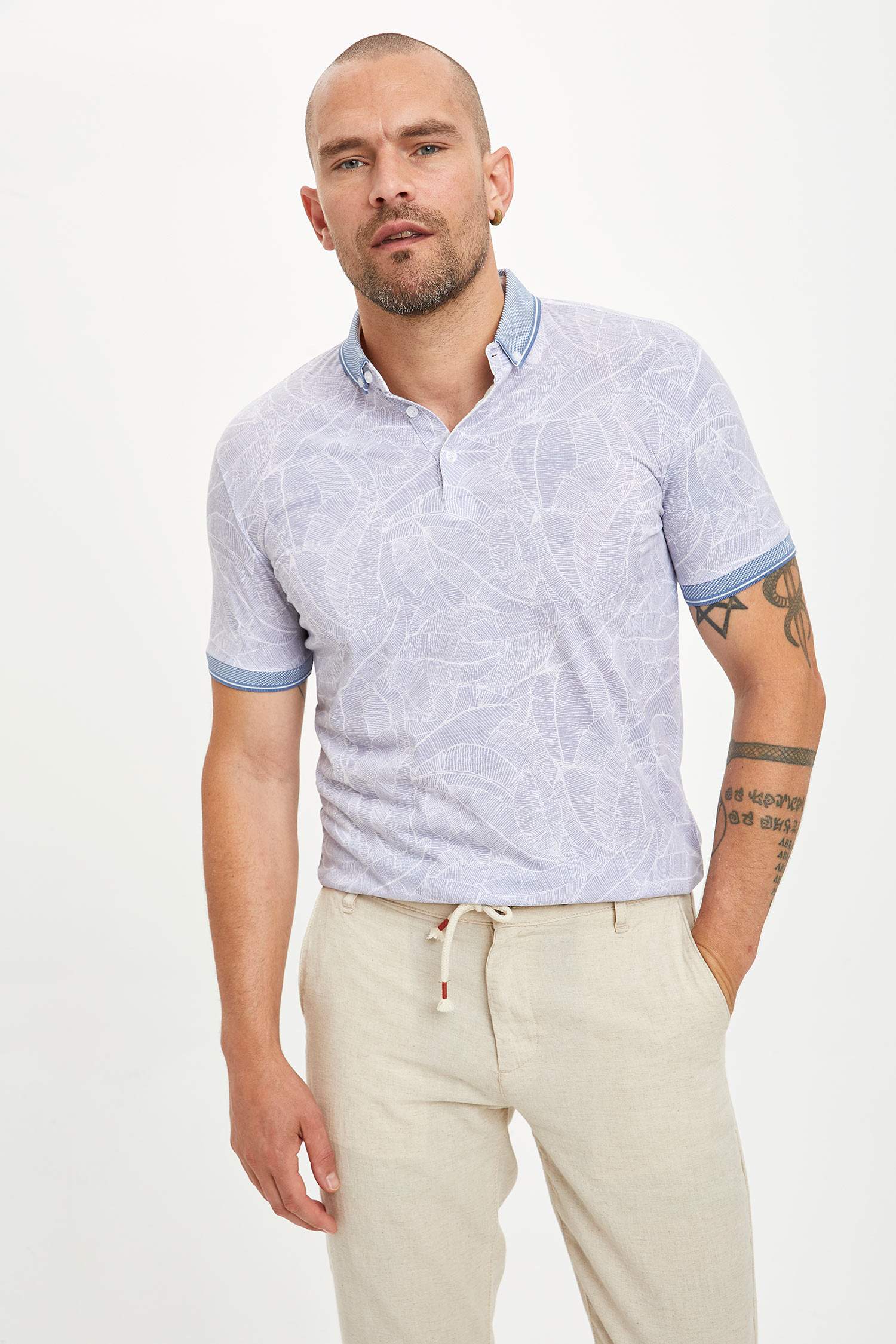 Yaprak Baskılı Polo Yaka Slim Fit Tişört