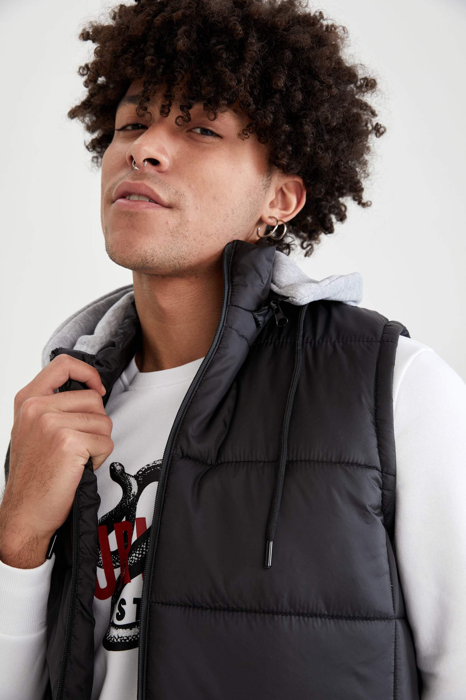 Slim Fit Çıkarılabilir Kapüşonlu Şişme Yelek
