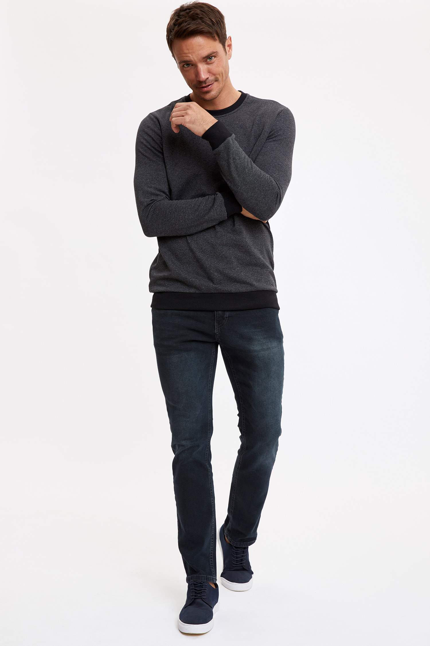 Bisiklet Yaka Regular Fit Sweatshirt