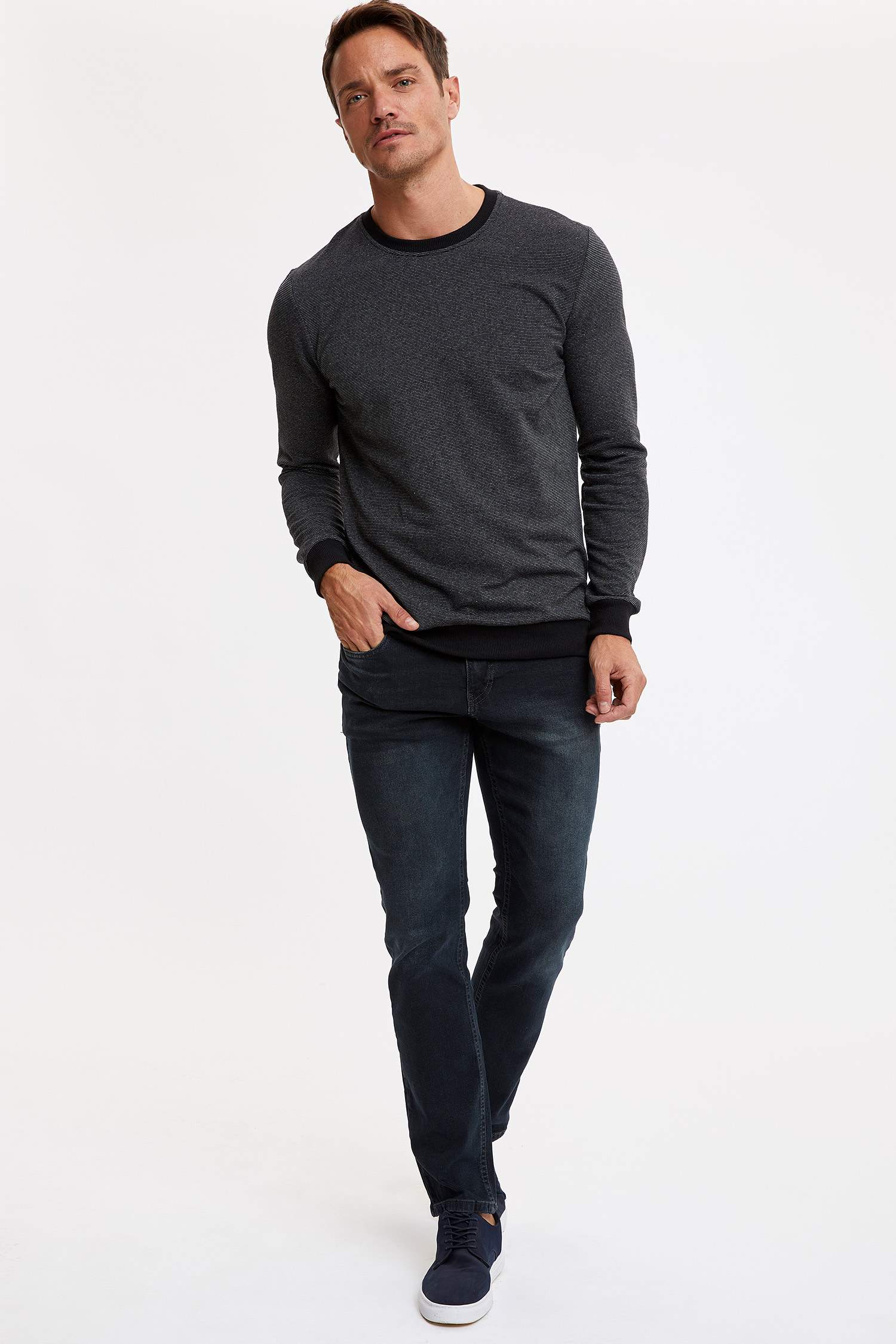 Bisiklet Yaka Regular Fit Sweatshirt