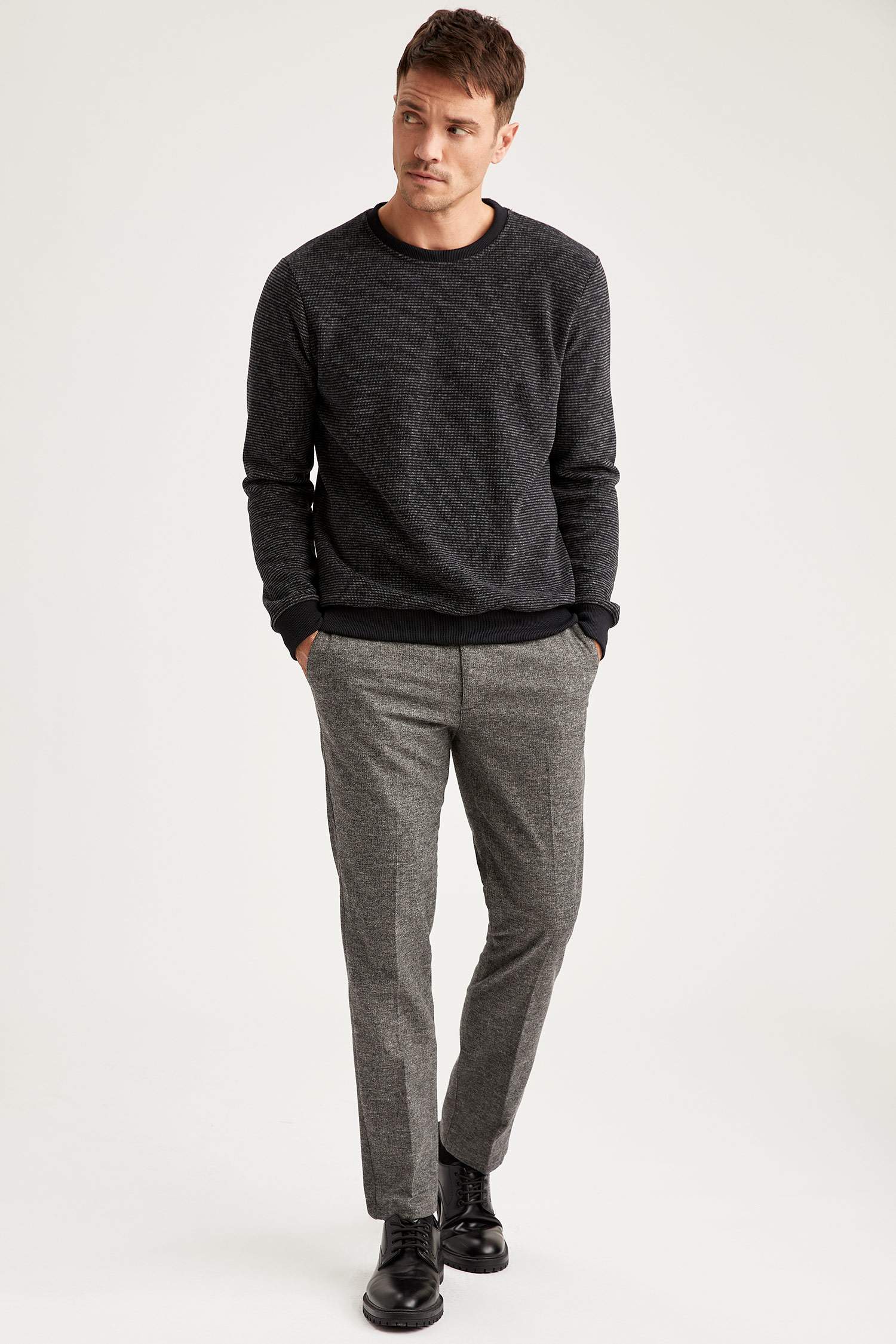 Desenli Regular Fit Bisiklet Yaka Sweatshirt