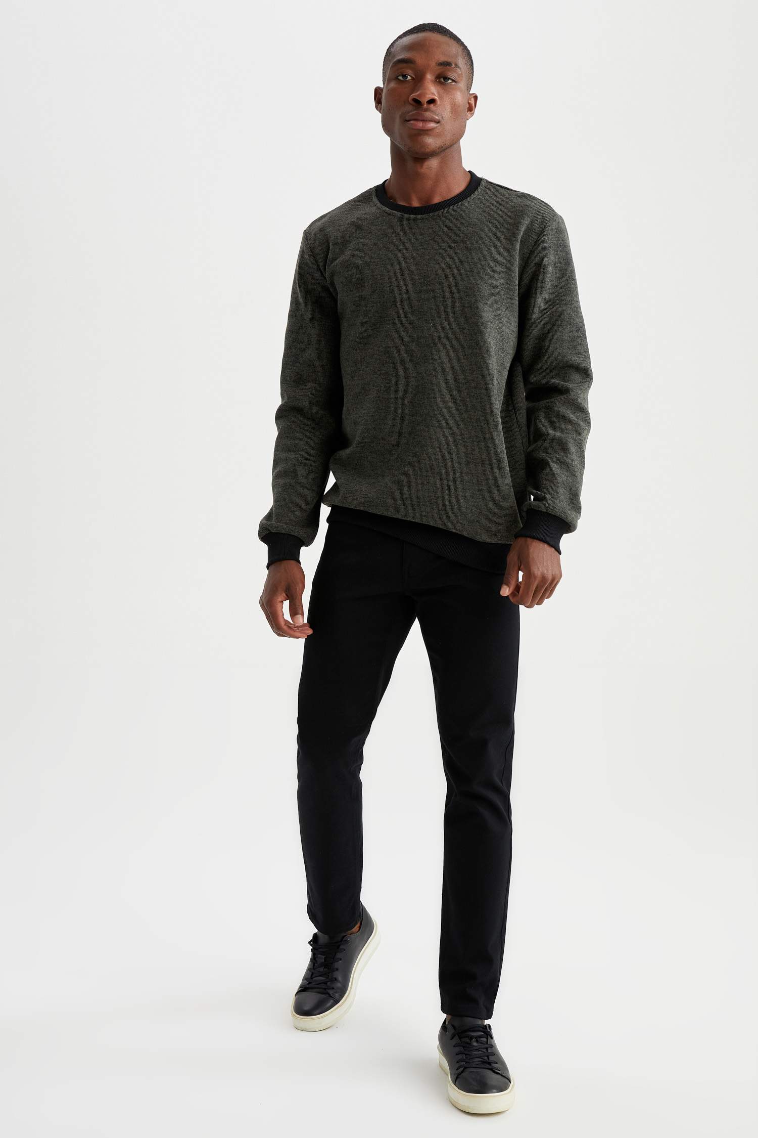 Regular Fit Bisiklet Yaka Sweatshirt