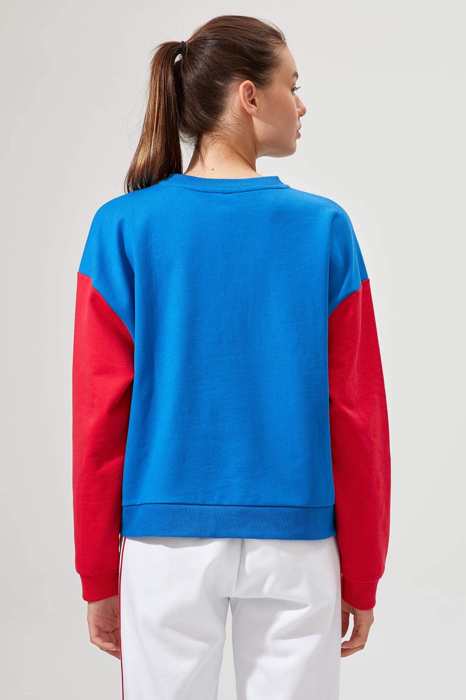 Renk Bloklu Yazı Baskılı Sweatshirt