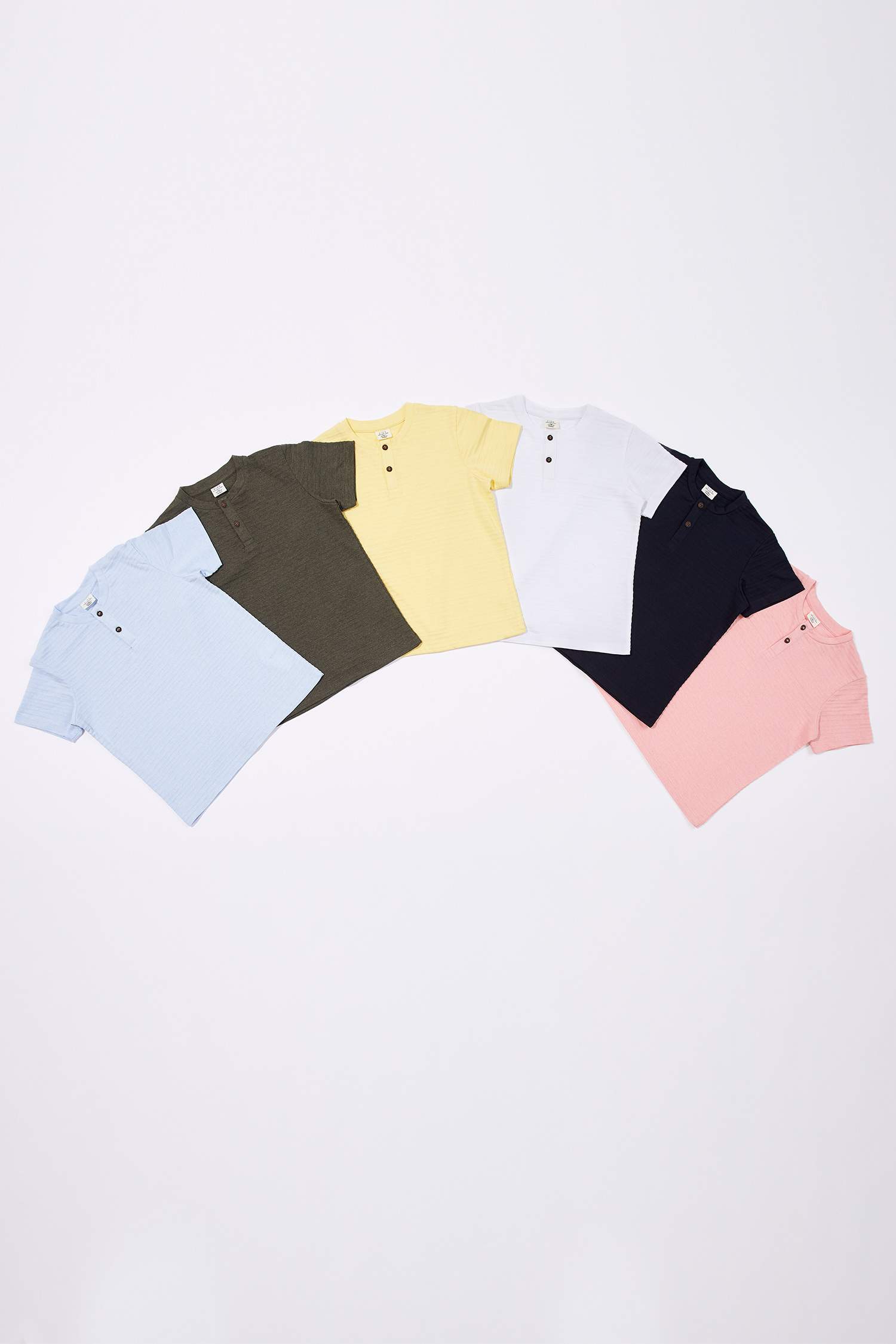 Erkek Çocuk Hakim Yaka Kalın Sweatshirt Kumaşı Tekli Kısa Kollu Tişört