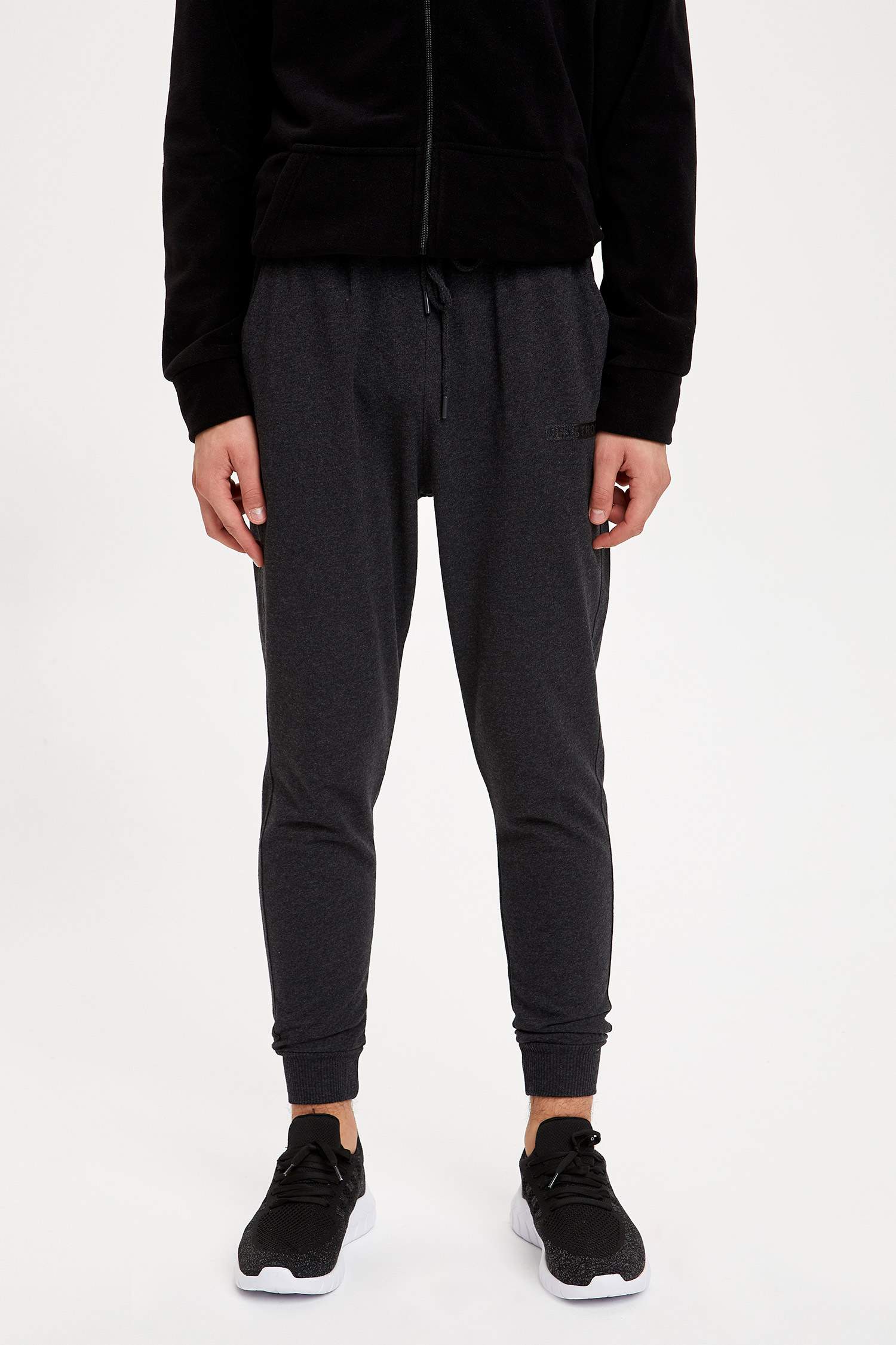 Defacto Fit Slim Fit Esnek Paça İnce Kumaş Jogger