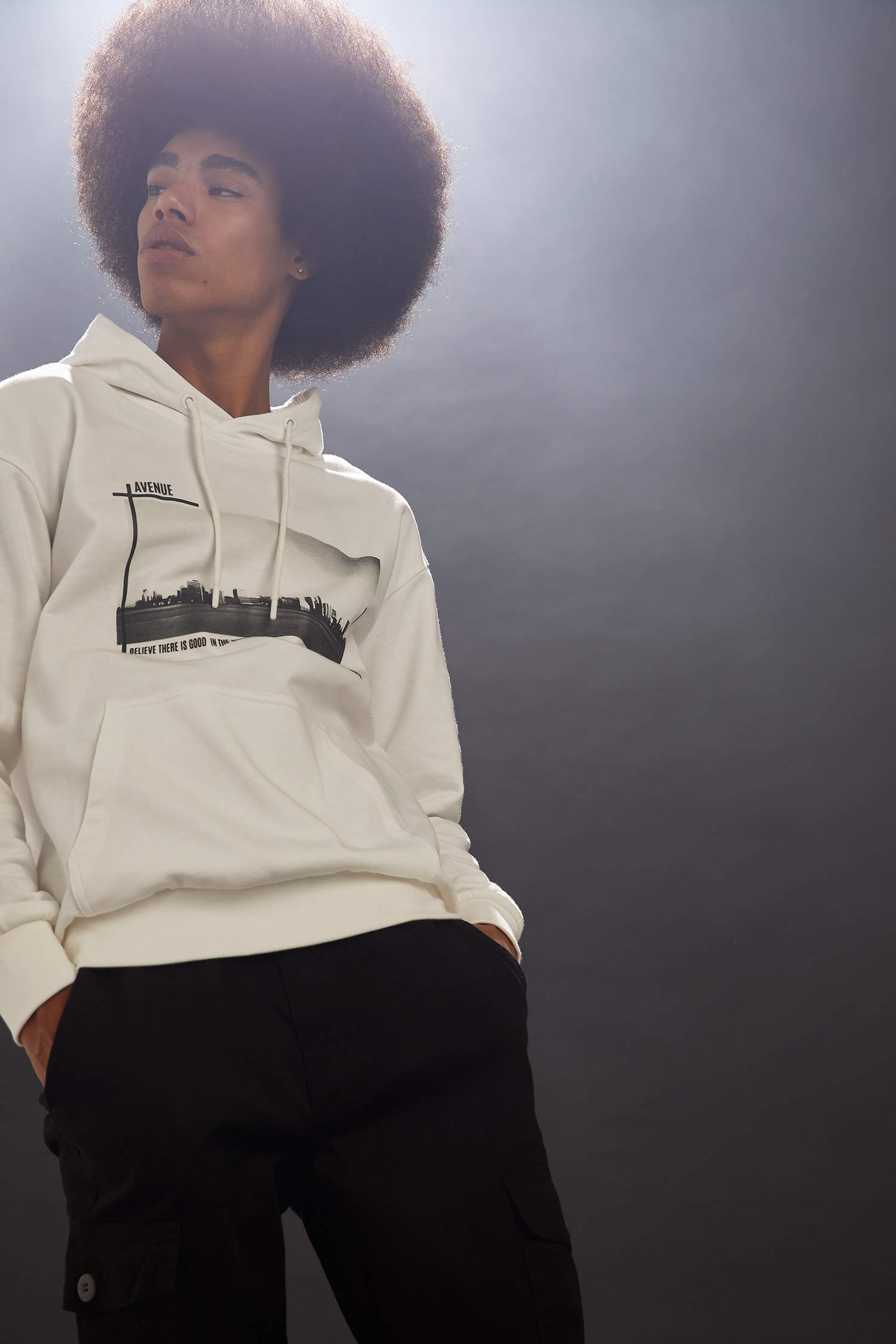 Boxy Fit Baskılı Kanguru Cepli İçi Yumuşak Tüylü Uzun Kollu Sweatshirt