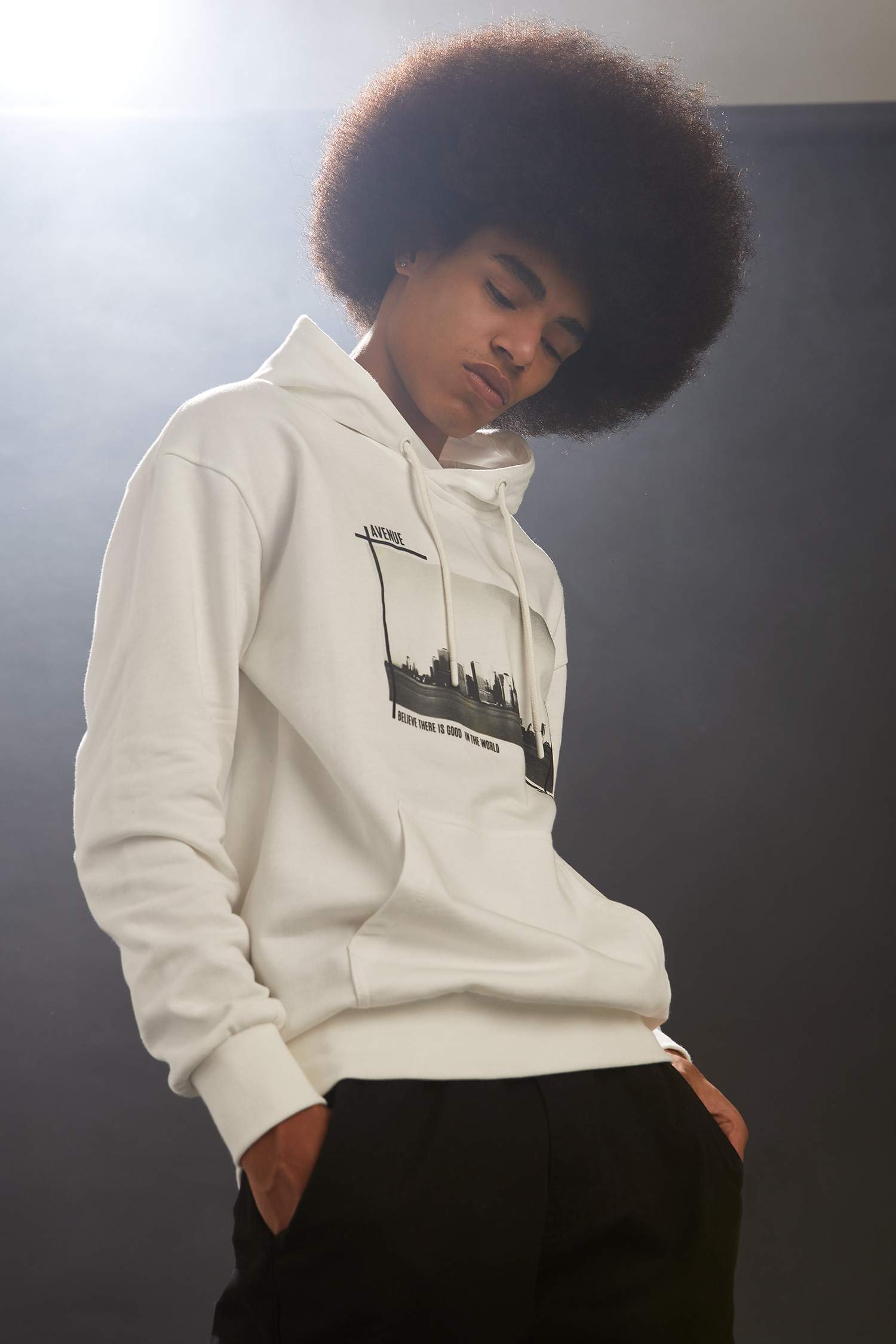 Boxy Fit Baskılı Kanguru Cepli İçi Yumuşak Tüylü Uzun Kollu Sweatshirt