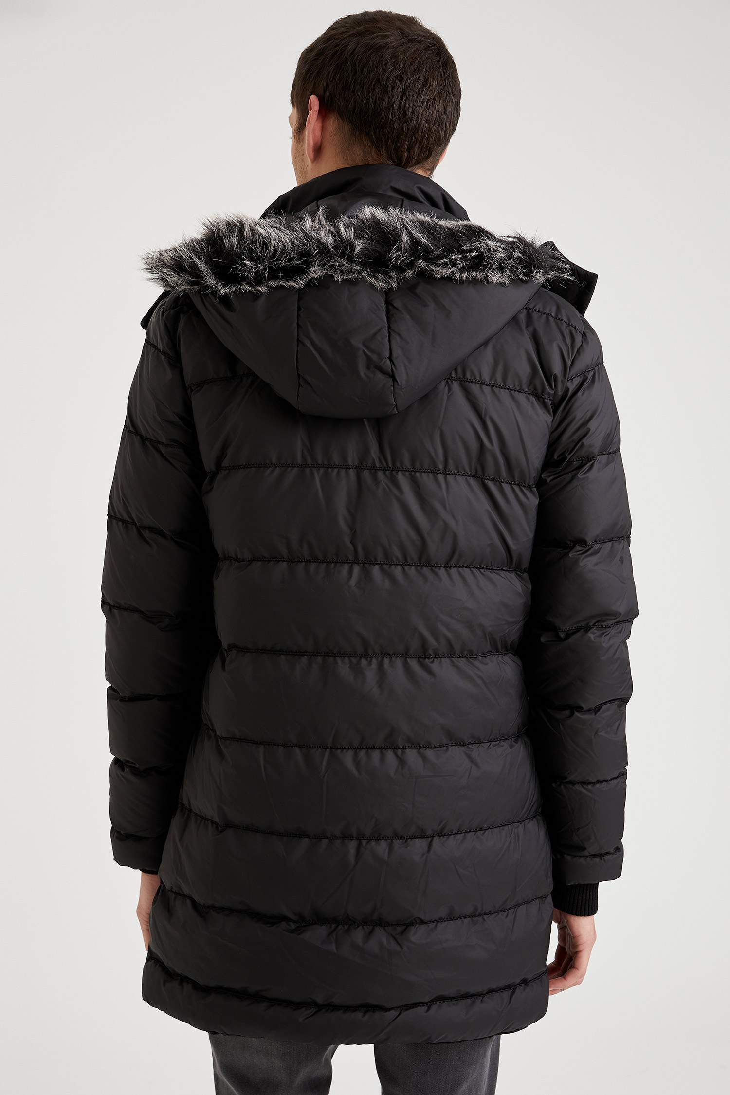 Kapüşonlu Slim Fit Şişme Kalın Mont