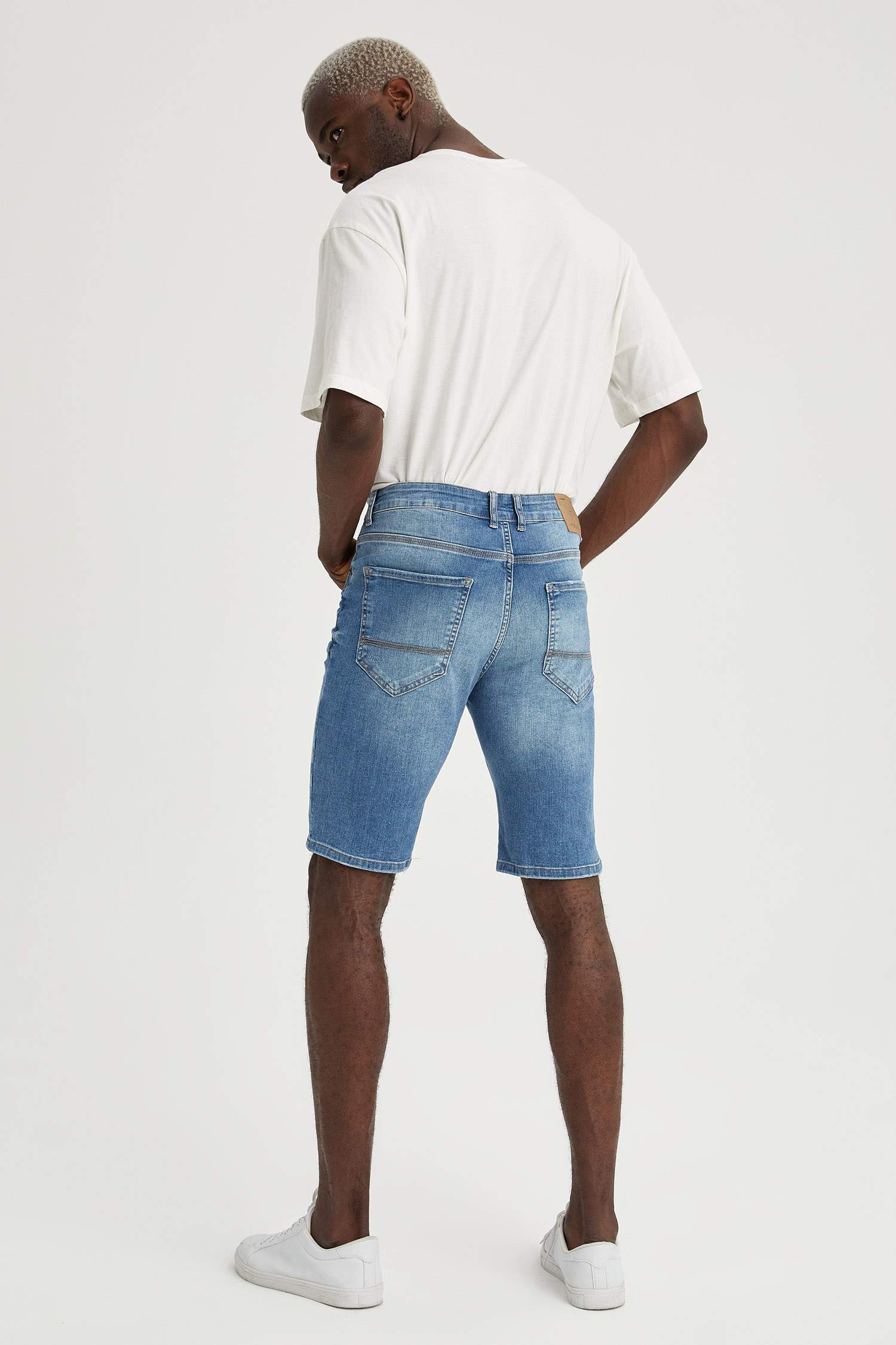 Skinny Fit Bermuda