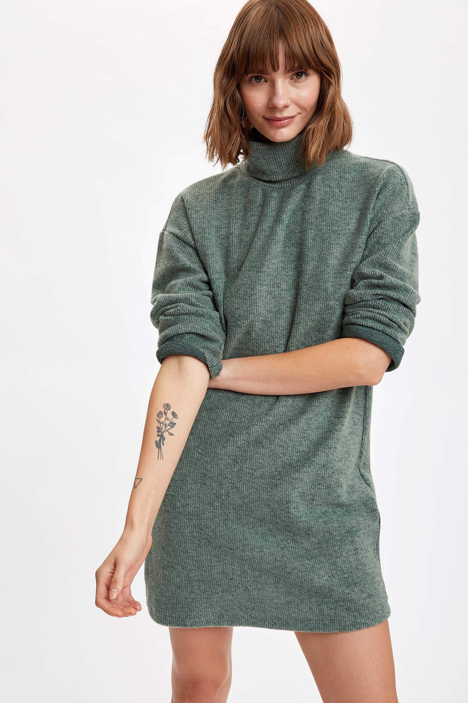 Dik Yaka Oversize Elbise