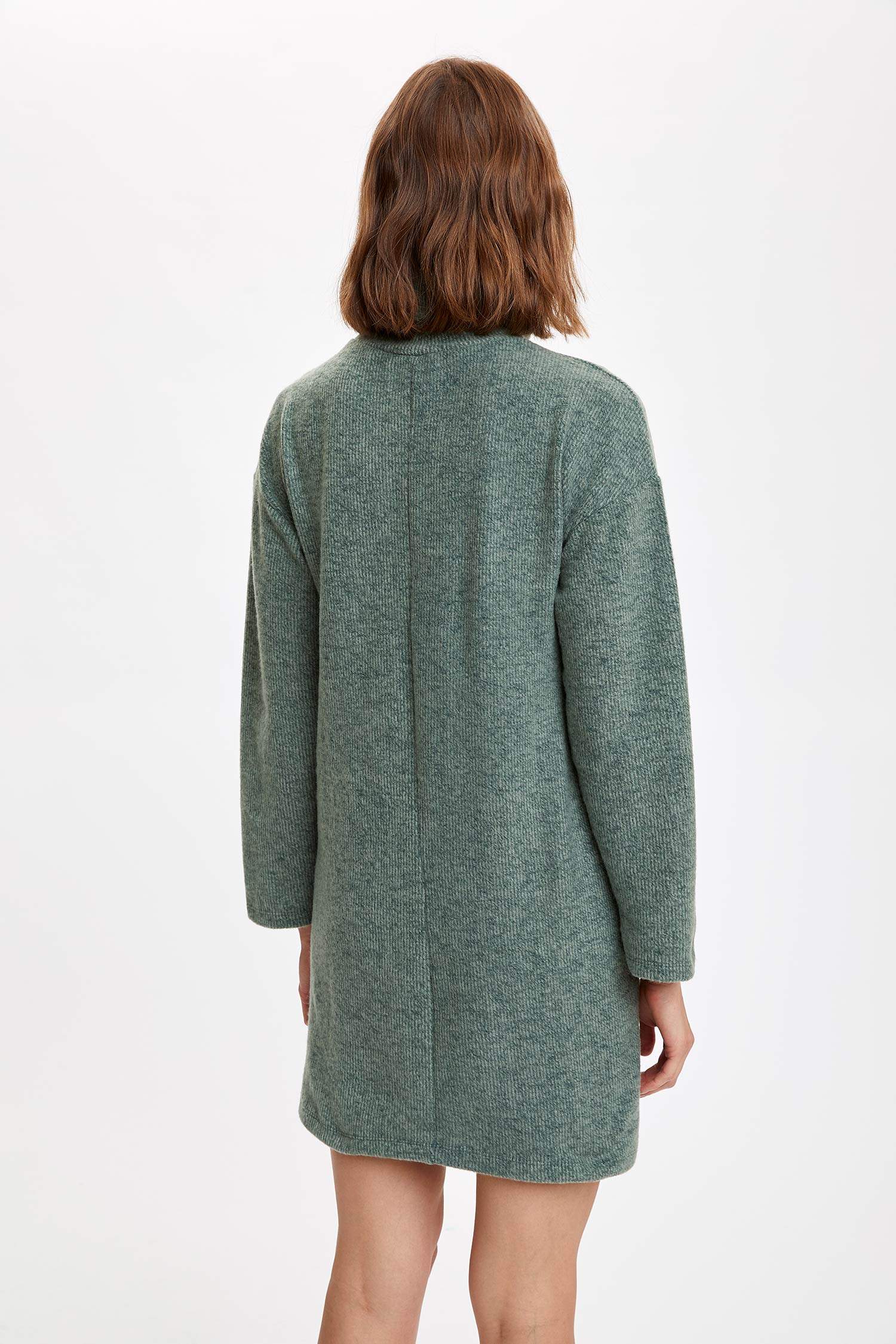 Dik Yaka Oversize Elbise