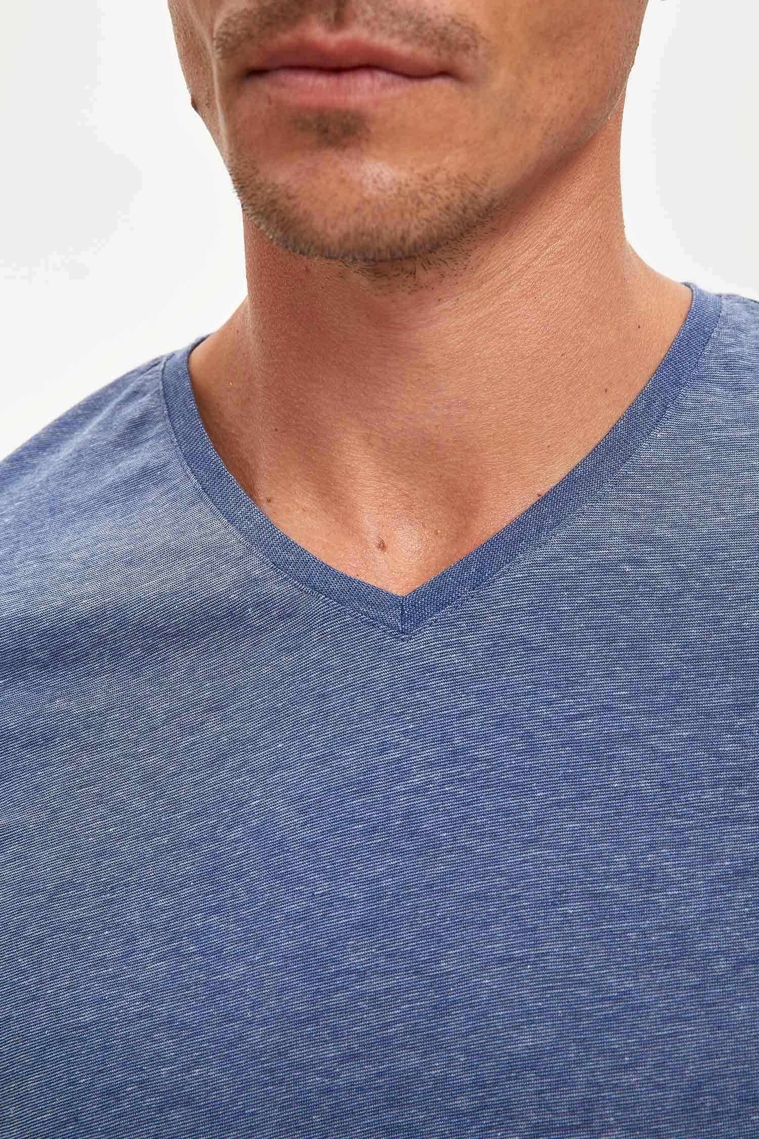 V Yaka Slim Fit Basic Tişört