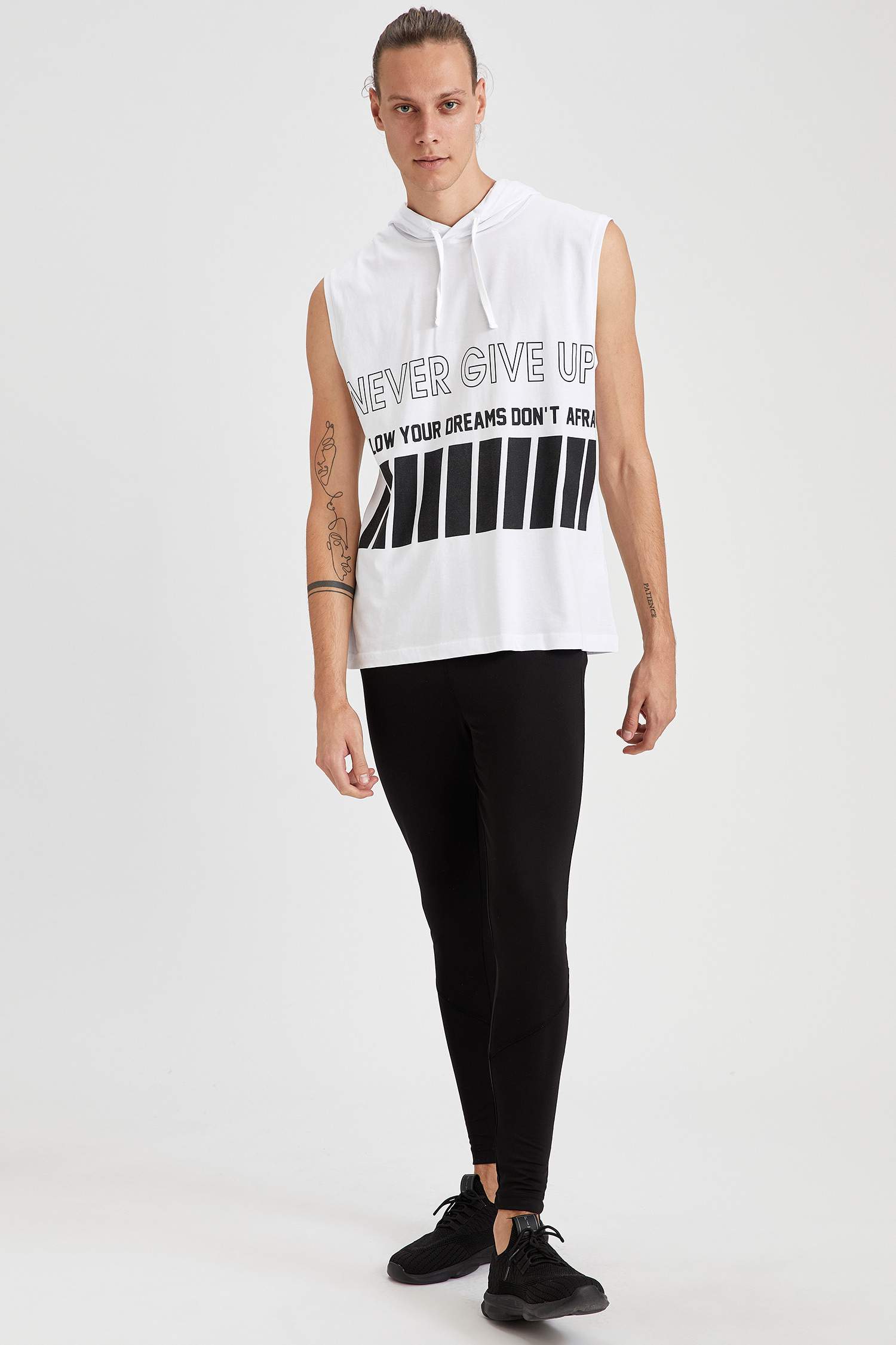 Slim Fit Baskılı Kapüşonlu Kolsuz Tişört