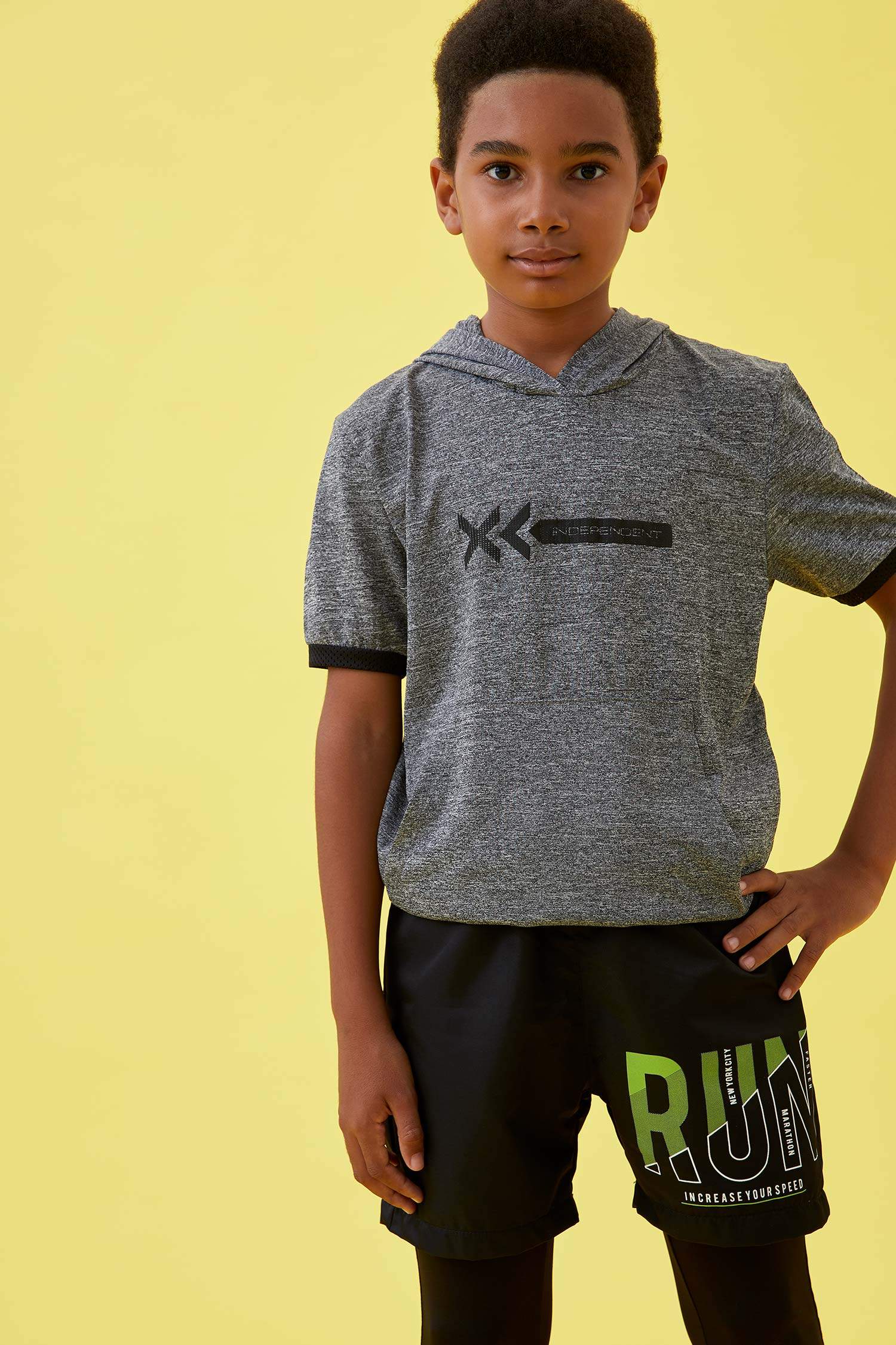 Erkek Çocuk Kapüşonlu Kısa Kol Sweatshirt