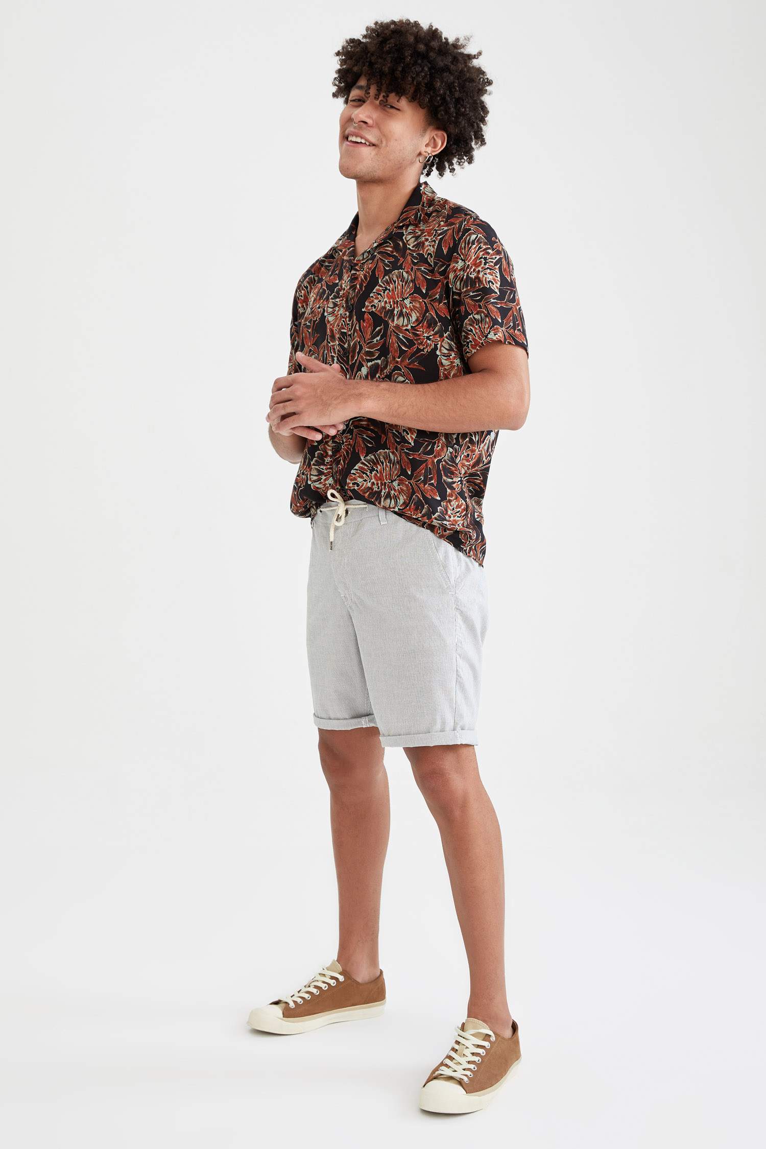 Regular Fit Bağcıklı Bermuda Pamuklu Şort