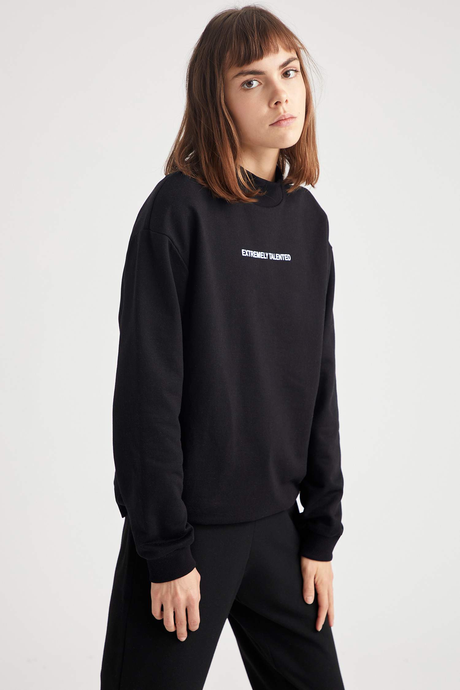 Regular Fit Bisiklet Yaka Uzun Kollu Sweatshirt
