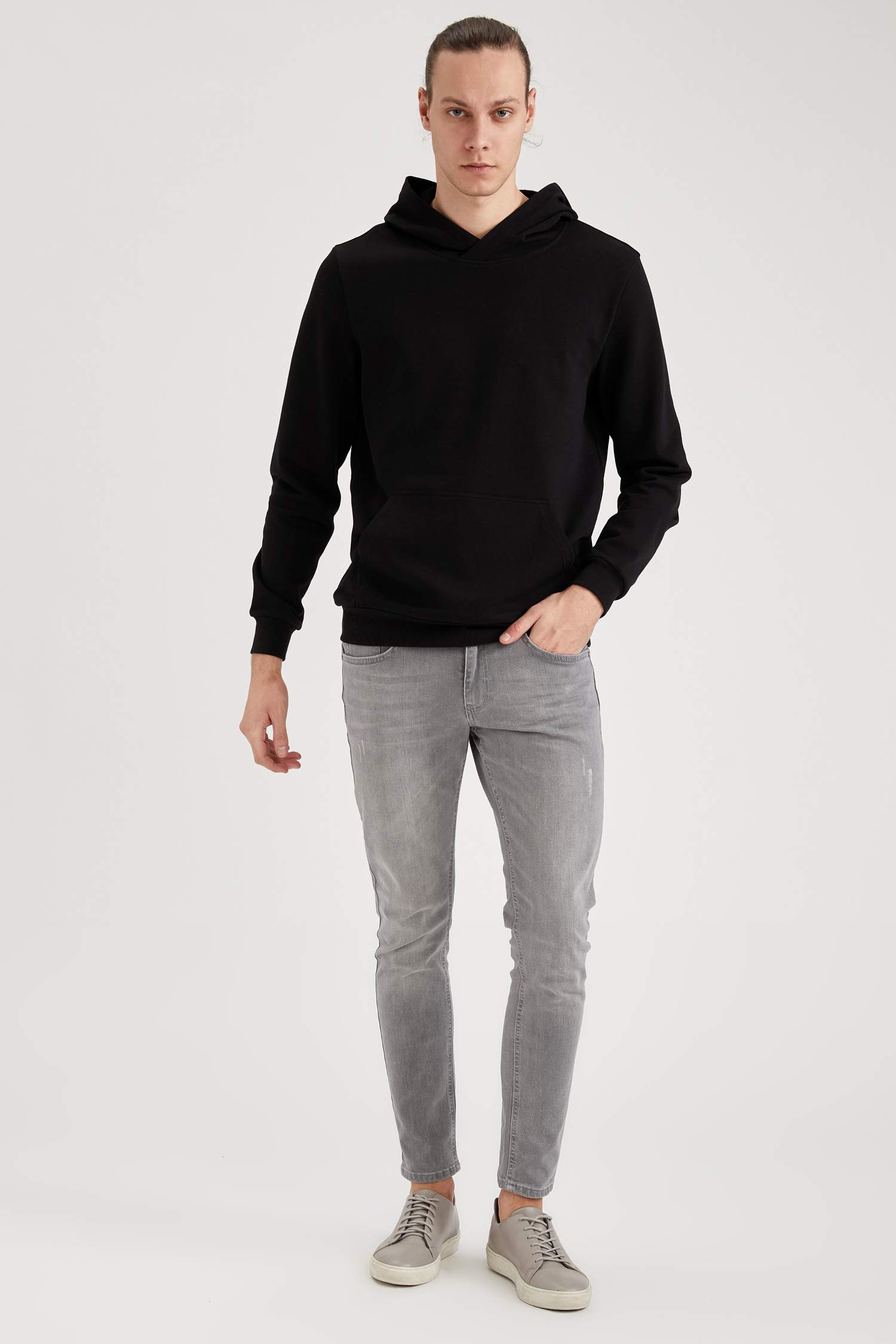 Kapüşonlu Slim Fit Basic Sweatshirt