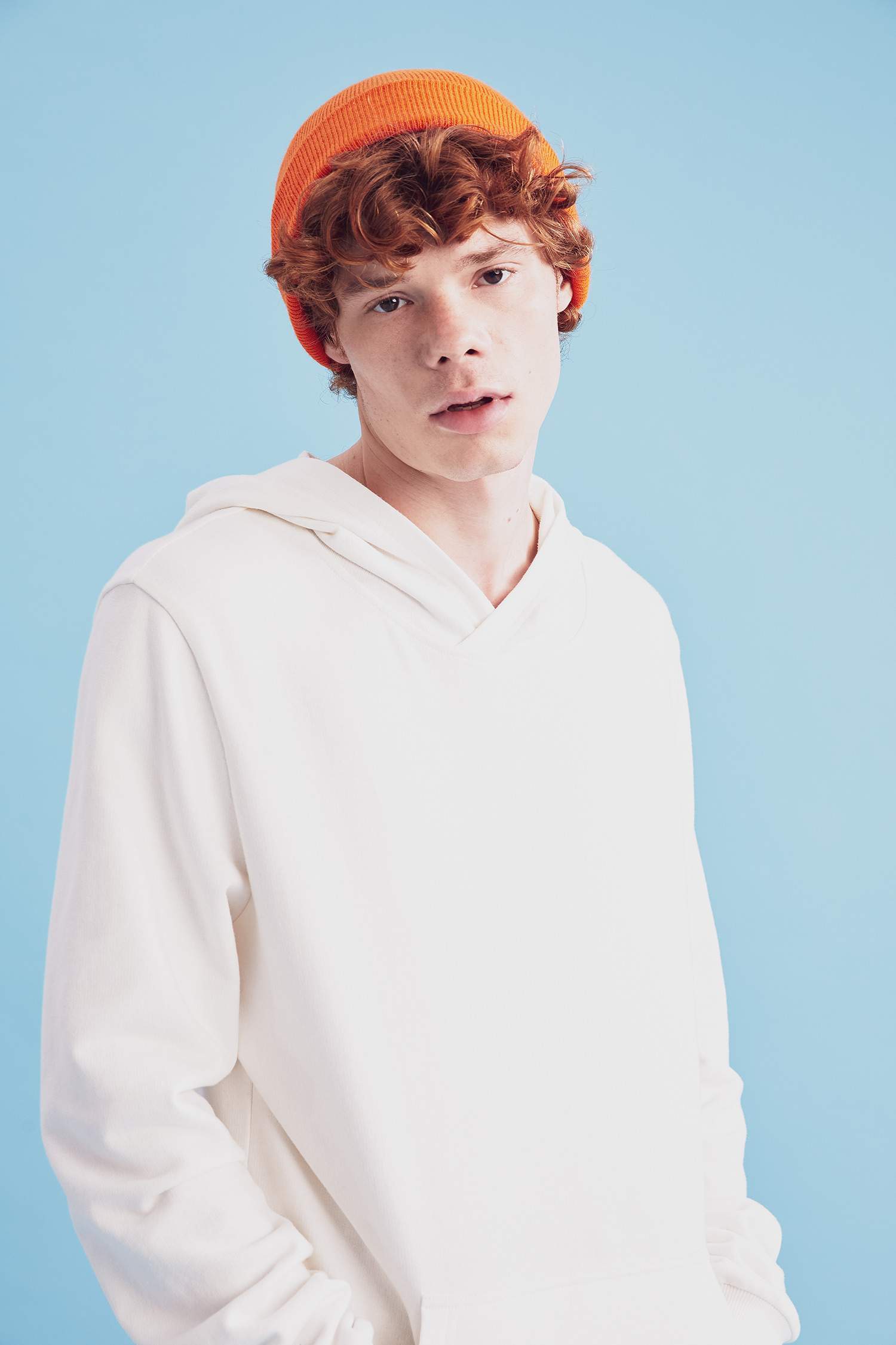 Kapüşonlu Slim Fit Basic Sweatshirt