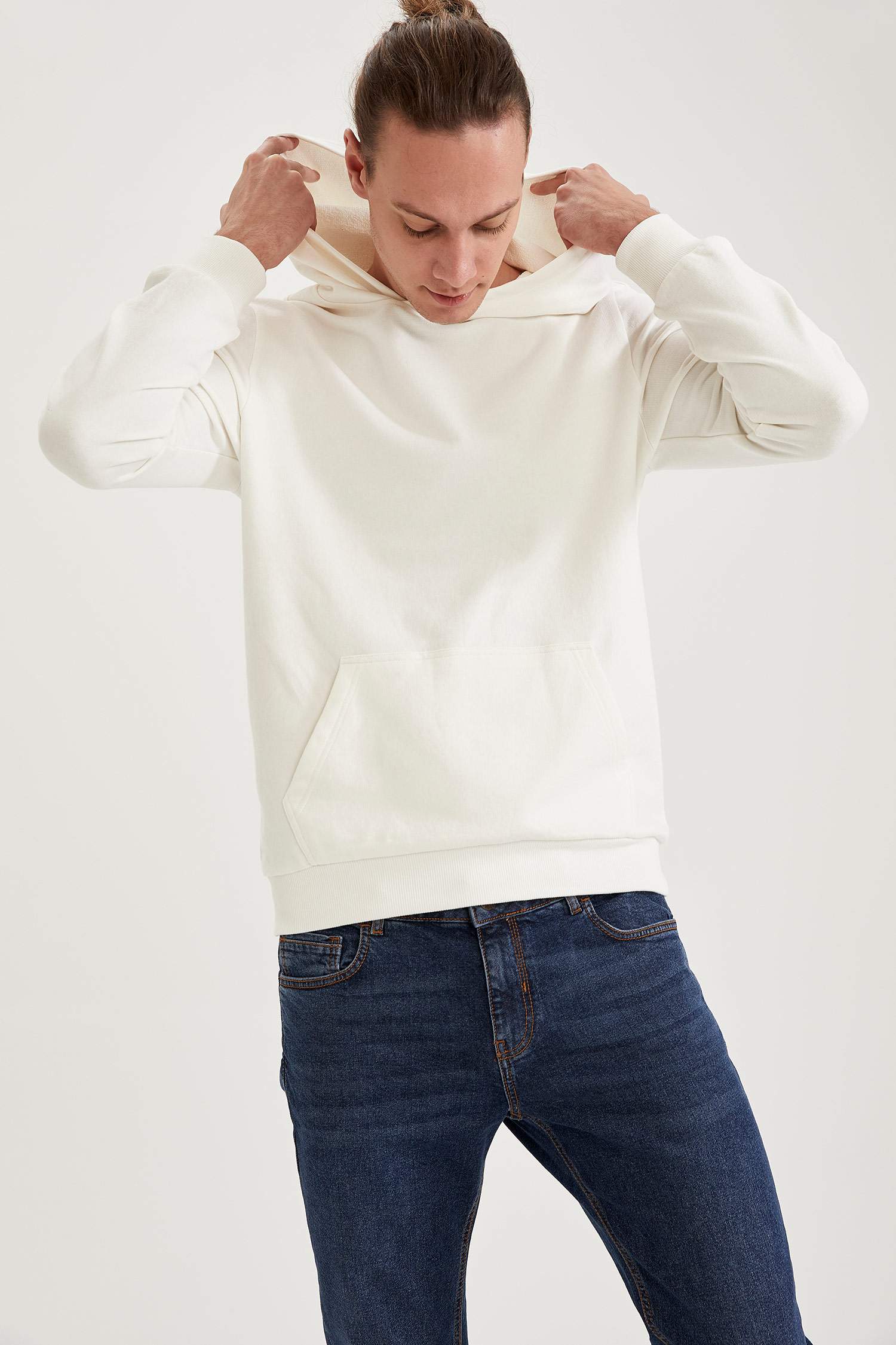 Kapüşonlu Slim Fit Basic Sweatshirt