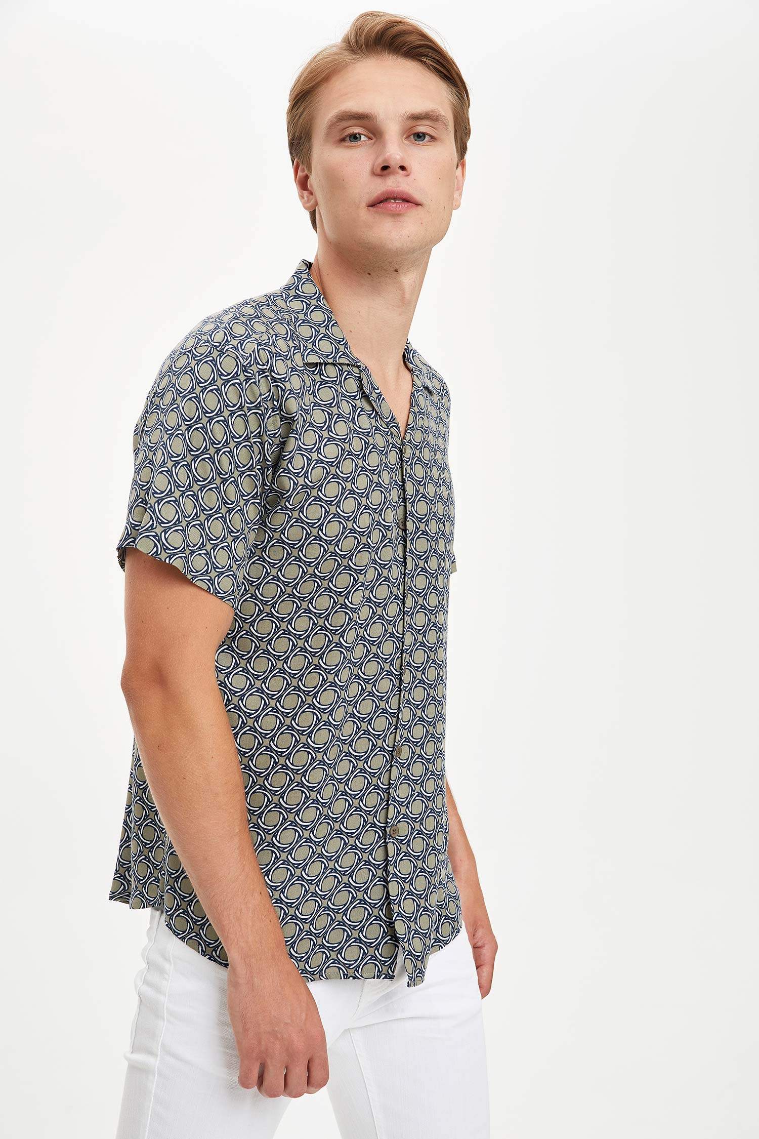 Slim Fit Viskon Desenli Kısa Kollu Gömlek