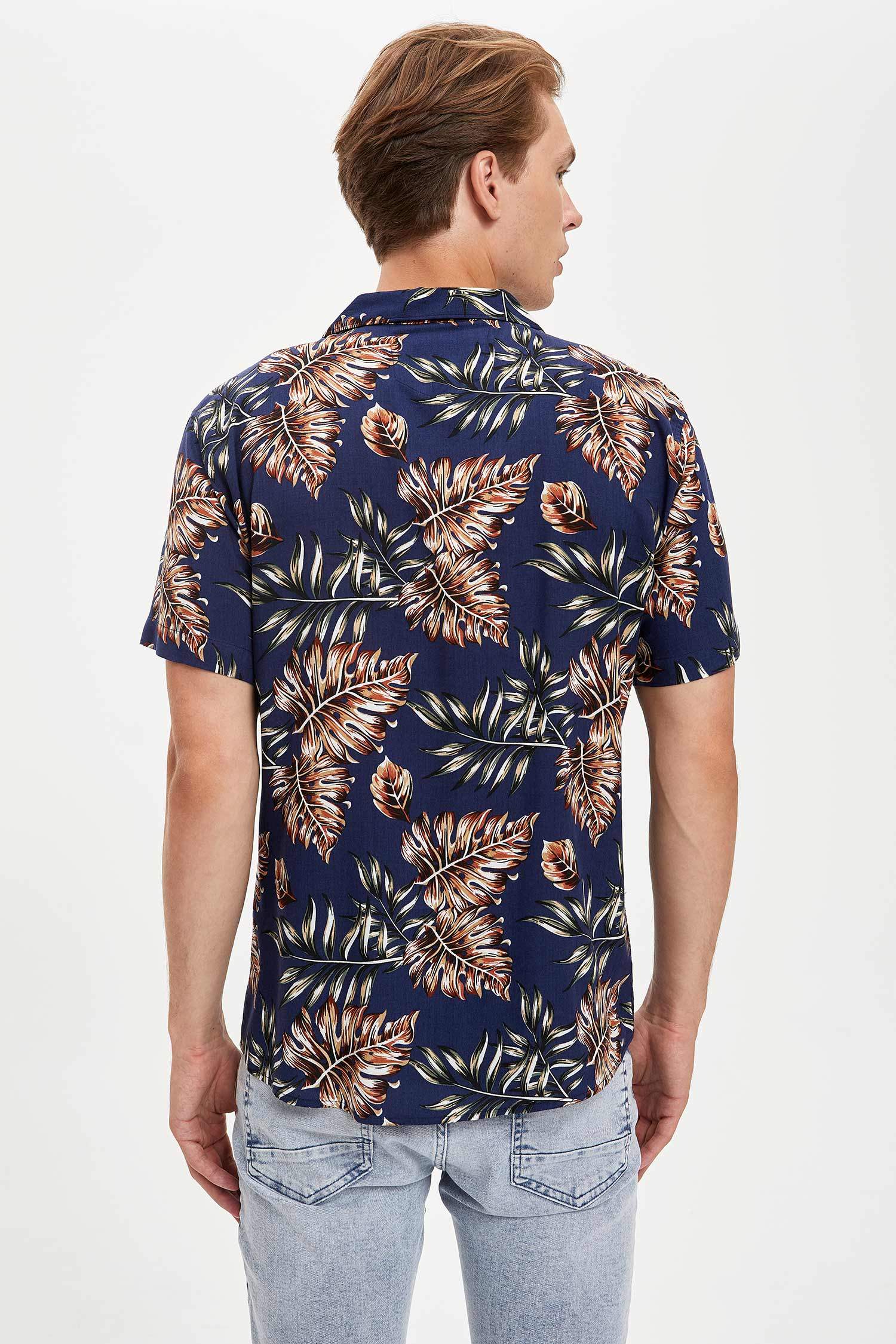 Slim Fit Viskon Yaprak Desenli Kısa Kollu Gömlek