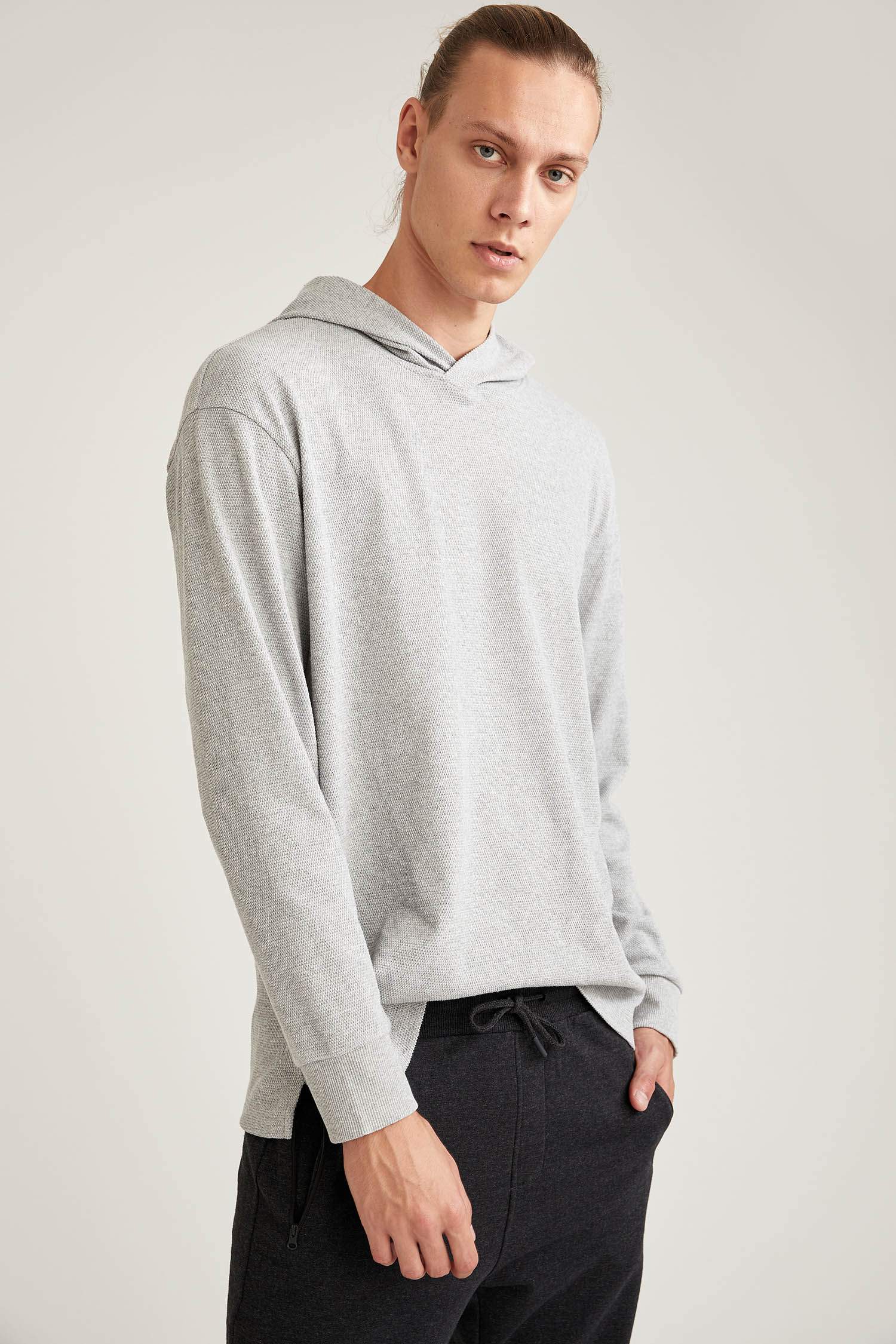 Oversize Fit Kapüşonlu Basic Uzun Kollu Tişört