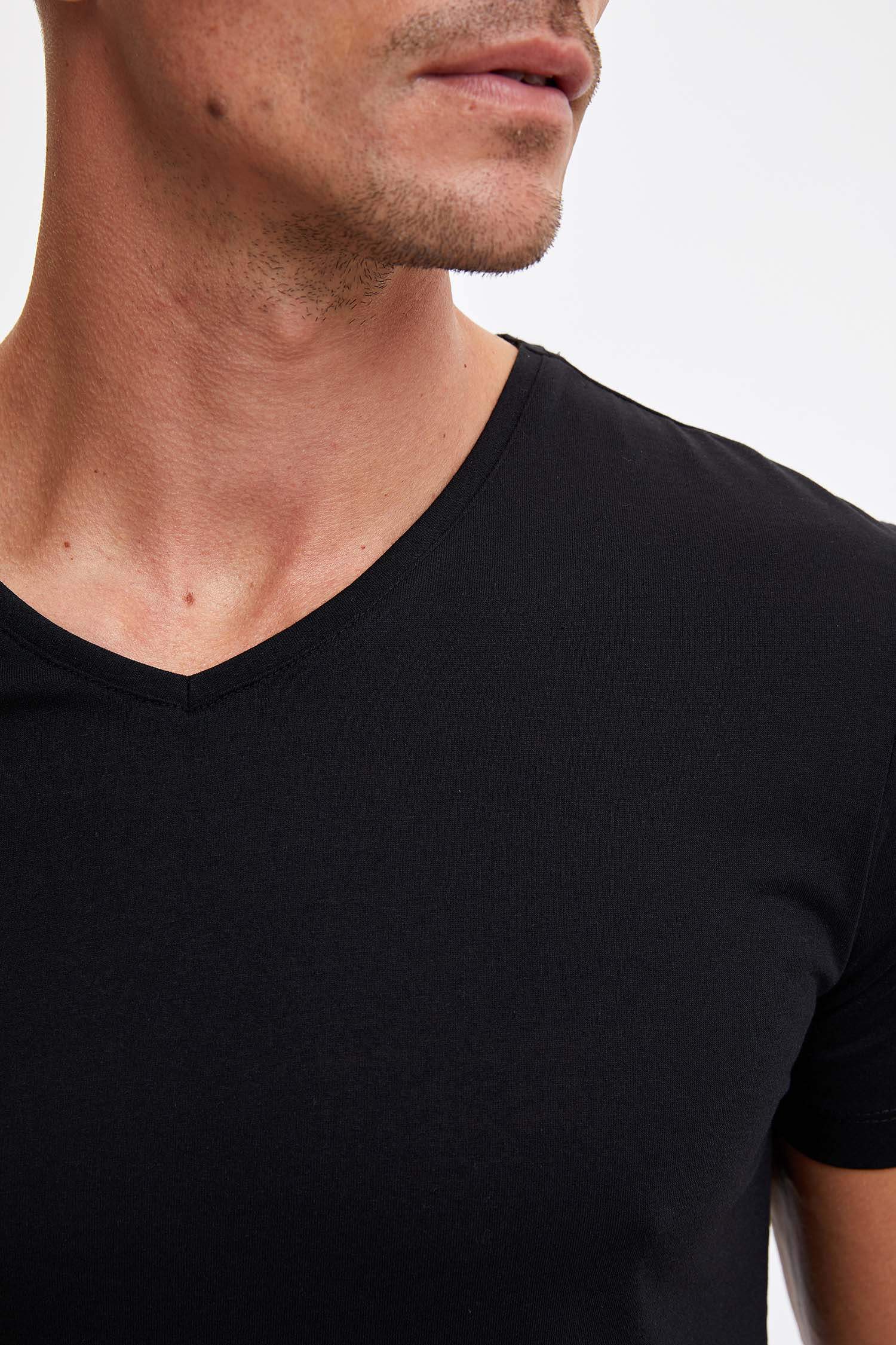 Slim Fit V Yaka Basic Tişört 3'lü