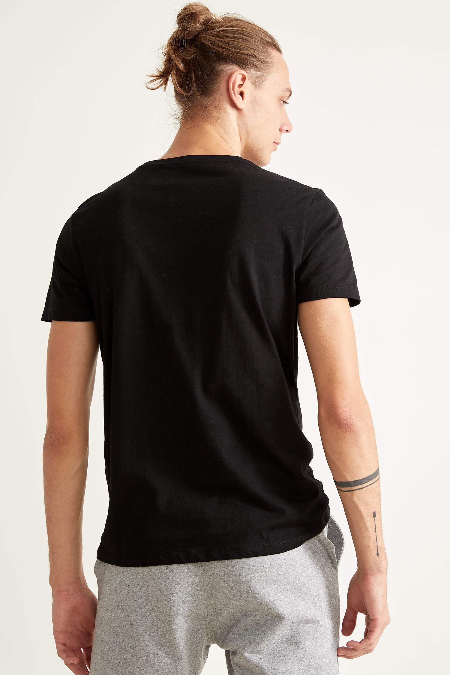 Slim Fit Bisiklet Yaka Slogan Desenli Kısa Kollu Tişört