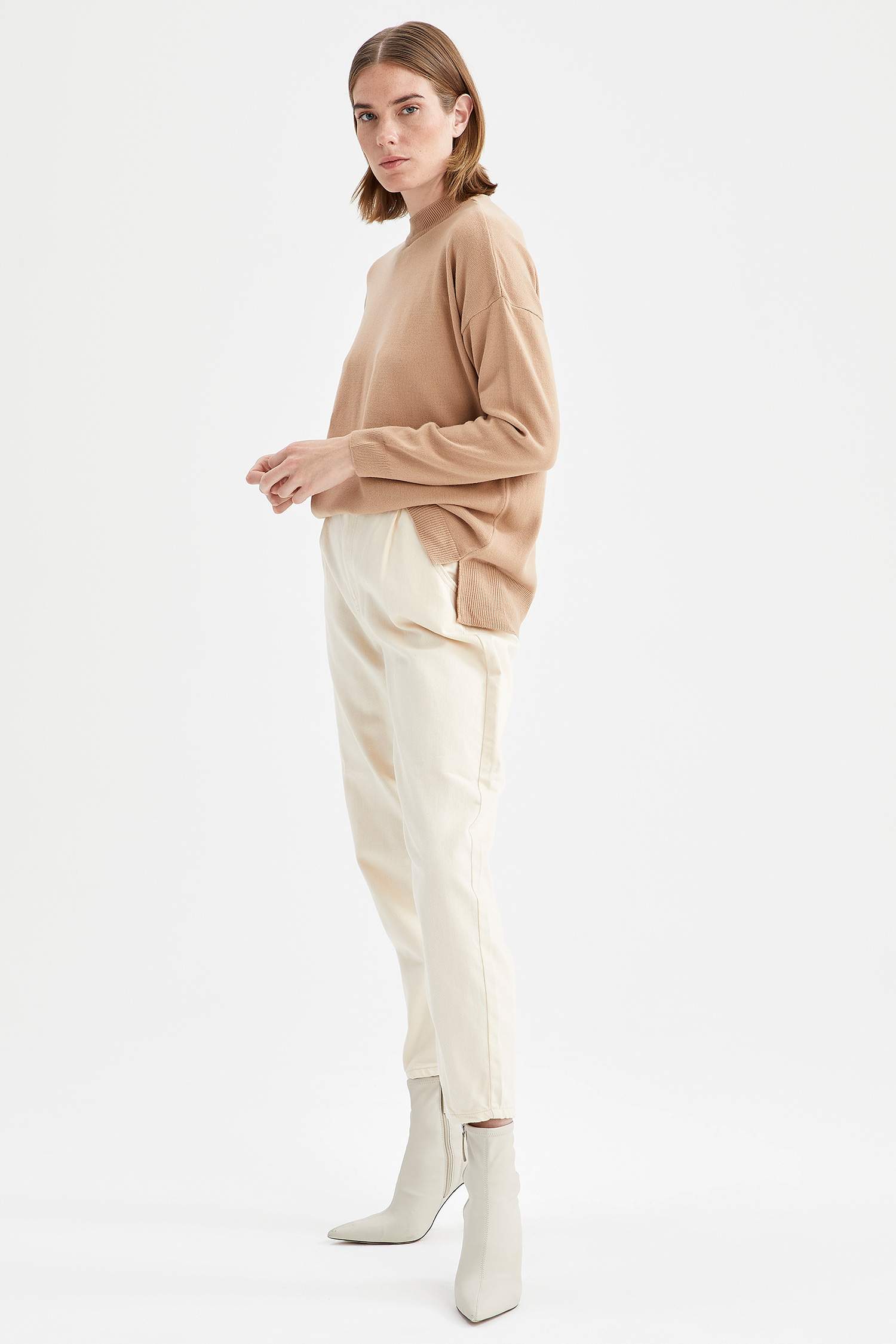 Oversize Asimetrik Kesim Triko Kazak