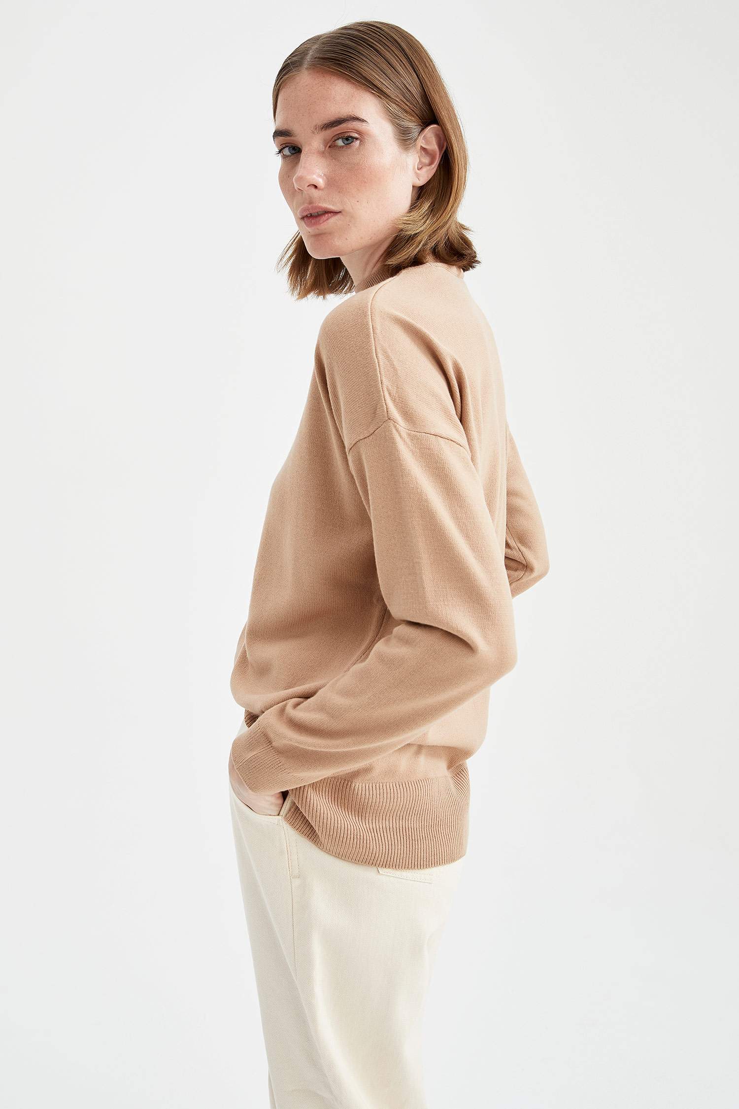 Oversize Asimetrik Kesim Triko Kazak
