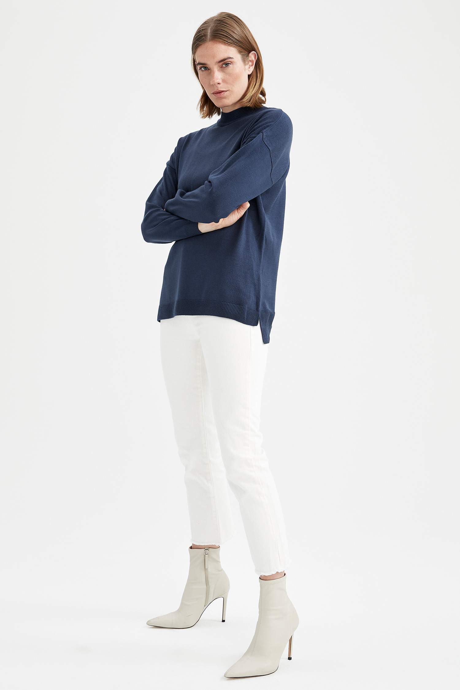 Oversize Asimetrik Kesim Triko Kazak